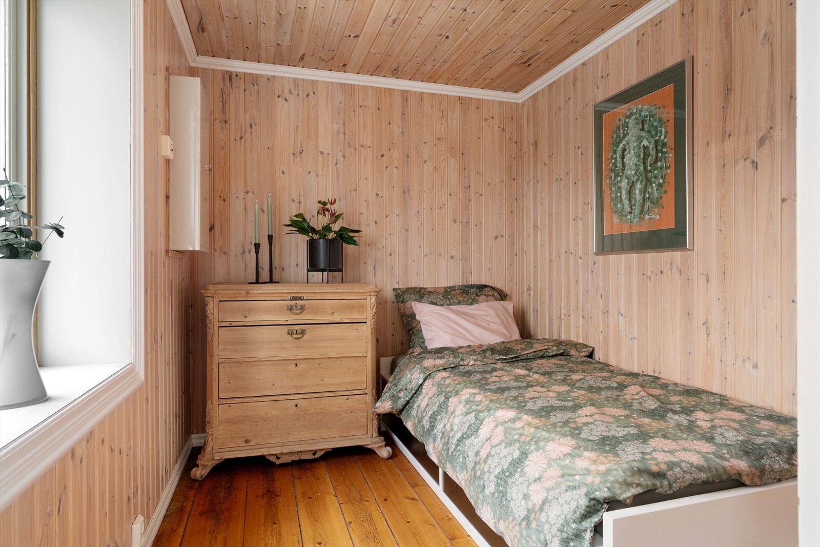 Boligens andre soverom er på 5,5 kvm. Galleribilde