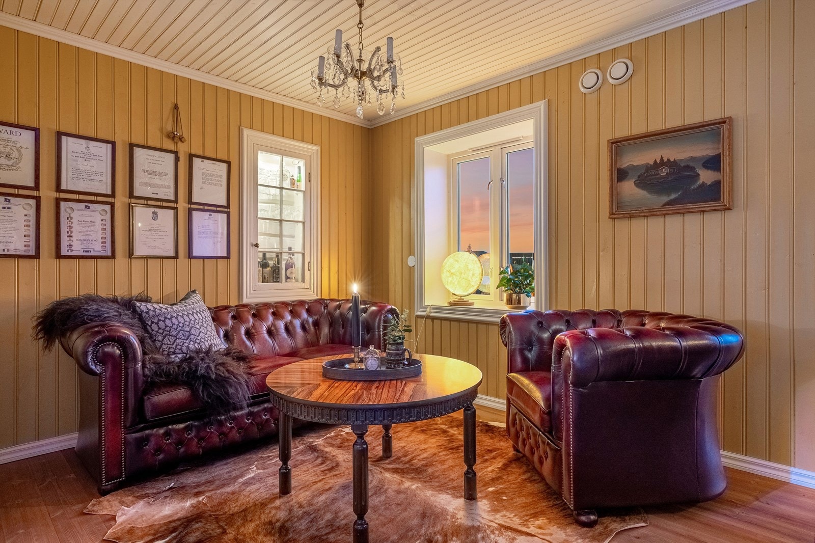 Peisstuen er innredet med flotte detaljer. Galleribilde