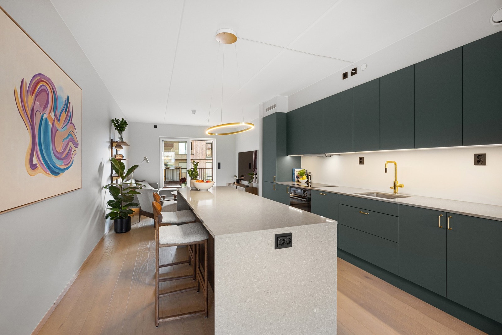 Hvitevarene er integrerte, moderne og WiFi-styrte fra Siemens. Galleribilde