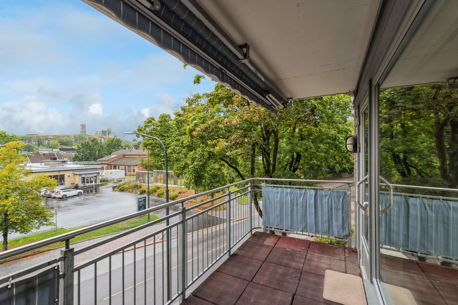 Balkong med flott utsyn til Slottsfjellet Galleribilde