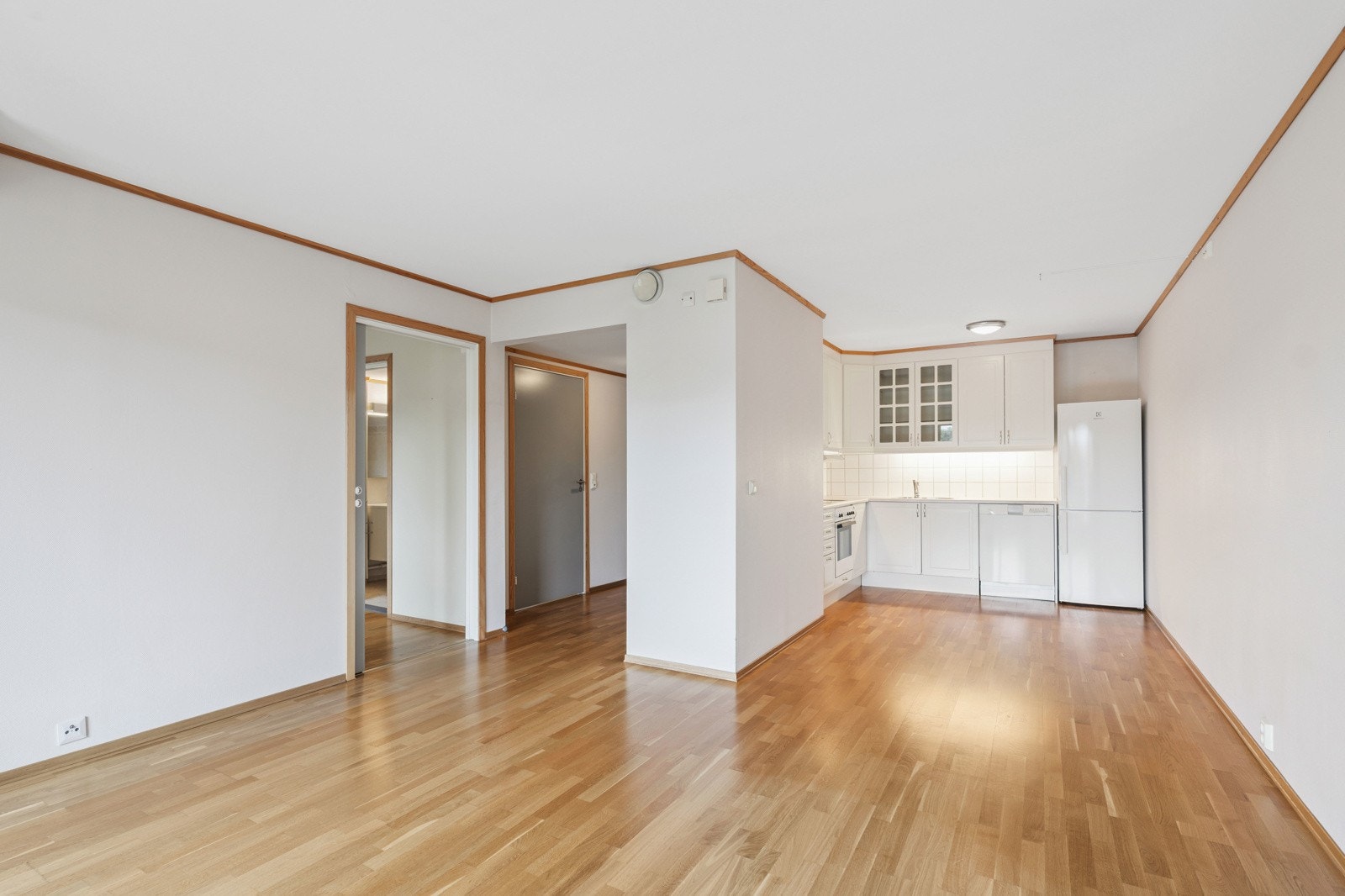 Stue mot åpen kjøkkenløsning Galleribilde