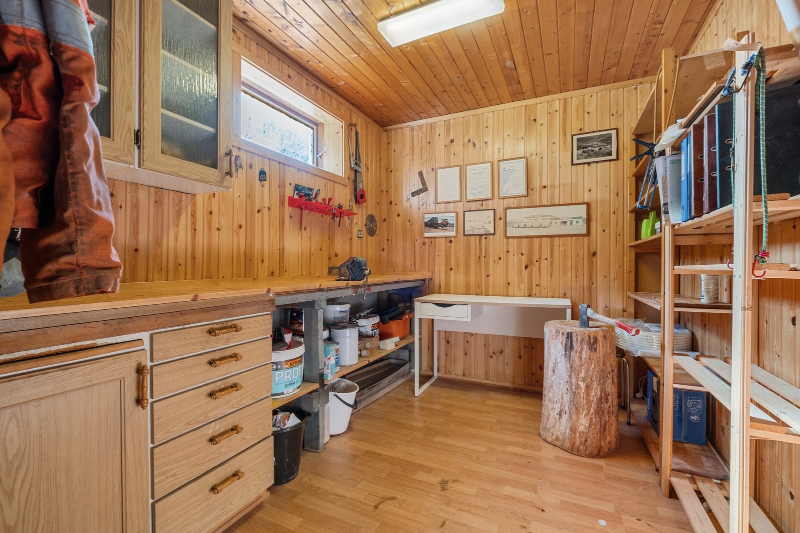 Praktisk verktøybod/snekkerbod legger godt til rette for deg som er handy! Galleribilde