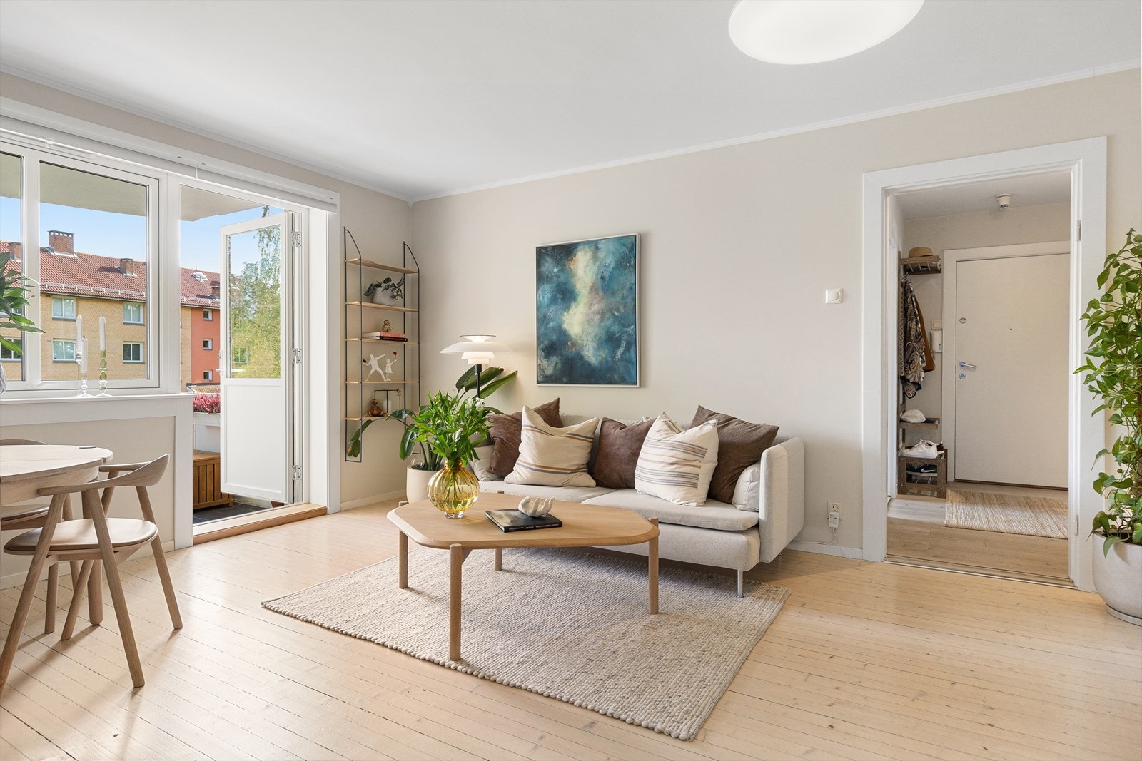 Stuen har Original parkett, pent overflatebehandlet for et tidløst og innbydende preg. Galleribilde
