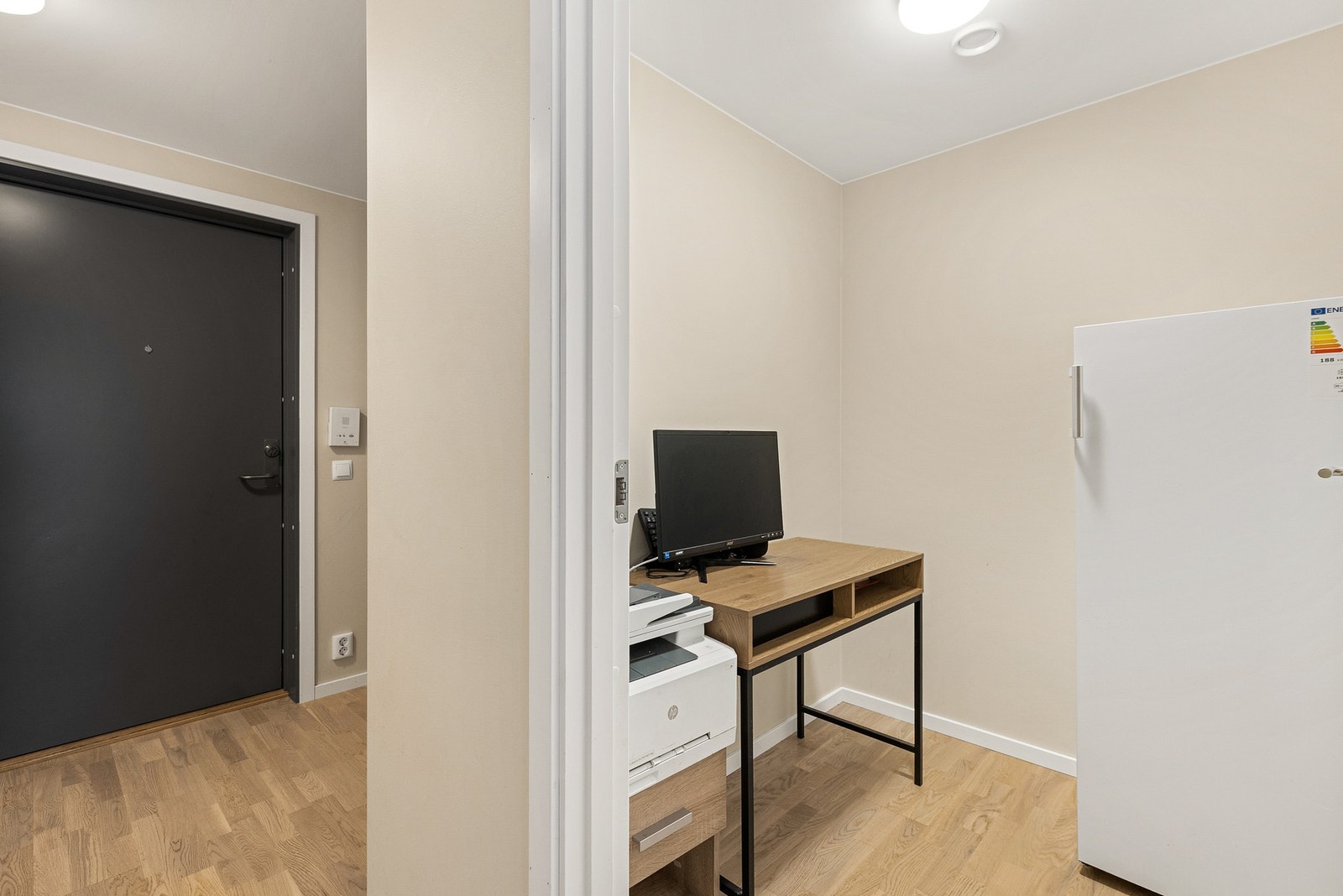 Praktisk bod med gode lagringsmuligheter Galleribilde