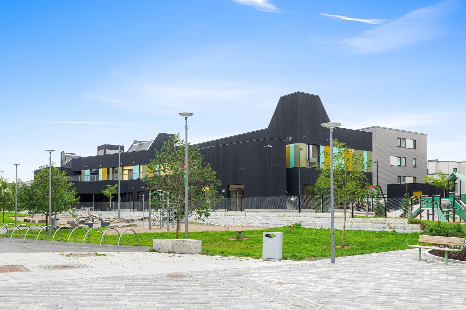 Området byr på mange hyggelige plasser for store og små Galleribilde