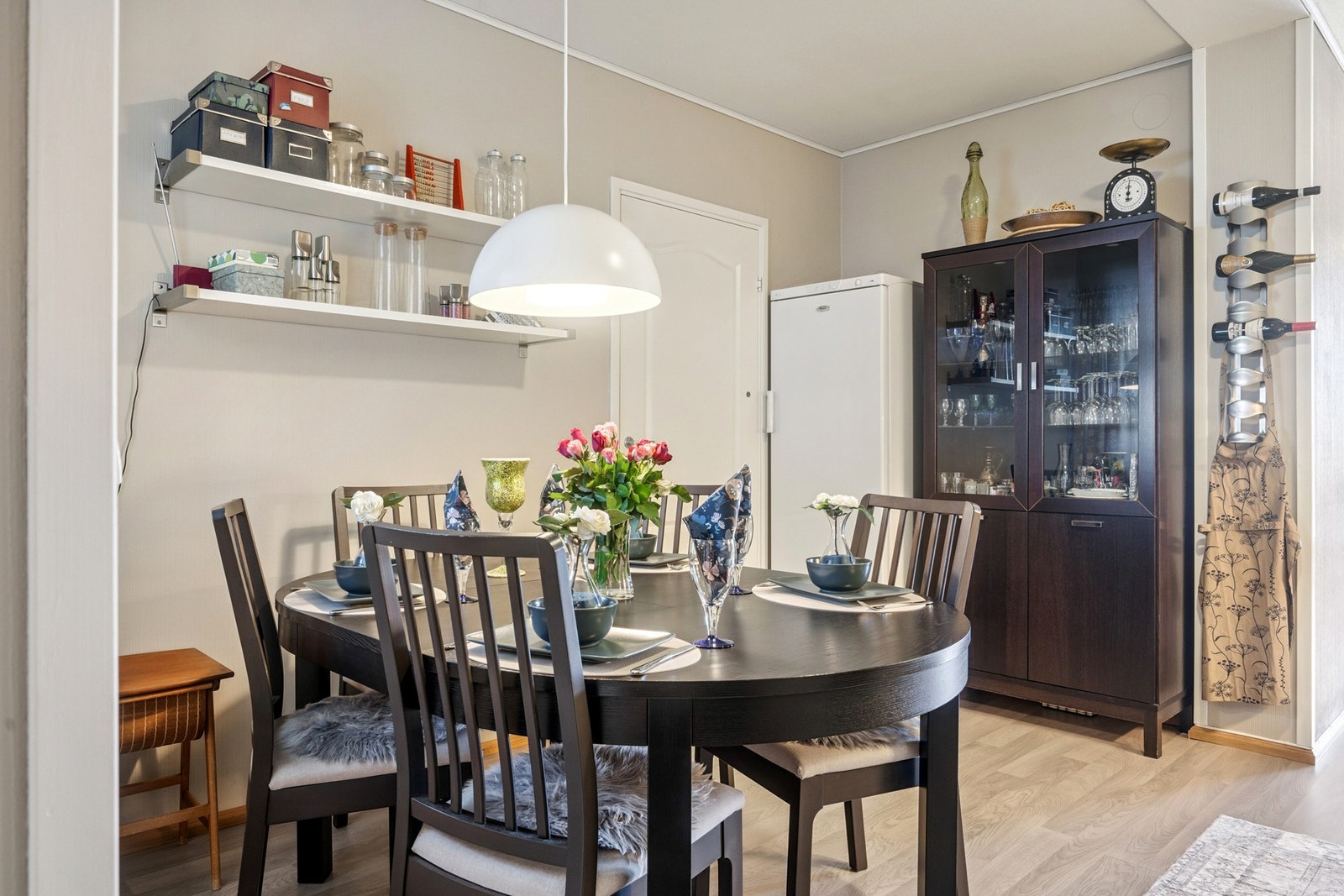 God plass til spisebord Galleribilde