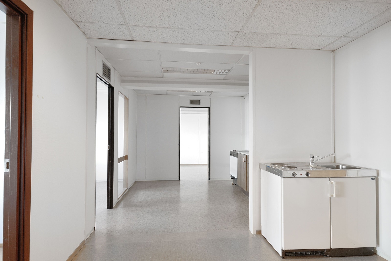 Kontorene er oppusset etter dette bildet er tatt Galleribilde