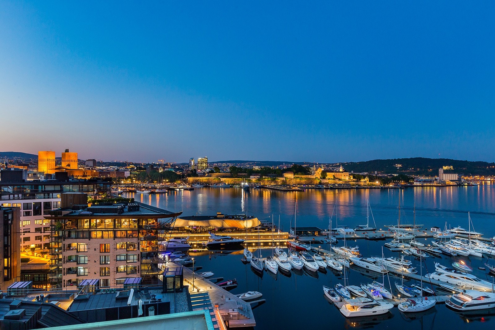 På Aker Brygge er det et kjøpesenter med 33 forretninger med gode og eksklusive shoppingmuligheter Galleribilde
