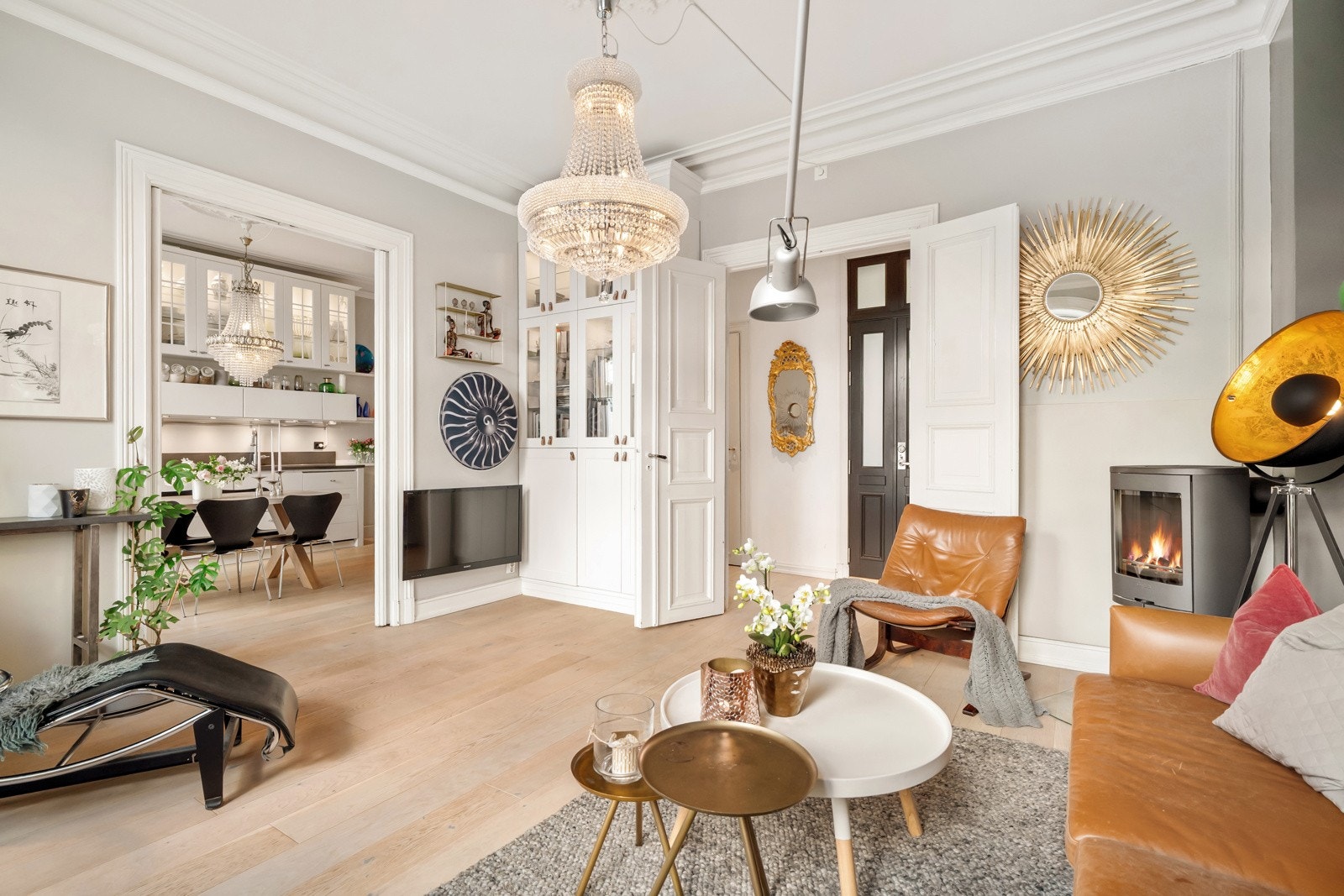 Rommets gode utforming gjør at det er møbleringsfrihet i flere soner Galleribilde