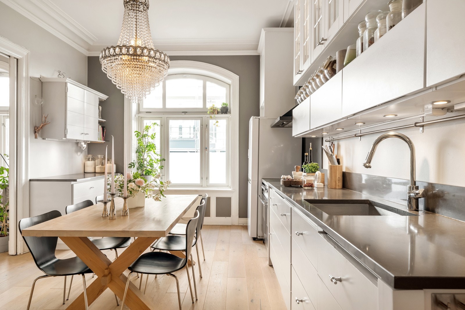 Vinduer er fra 2017 med 3-lags energiglass Galleribilde