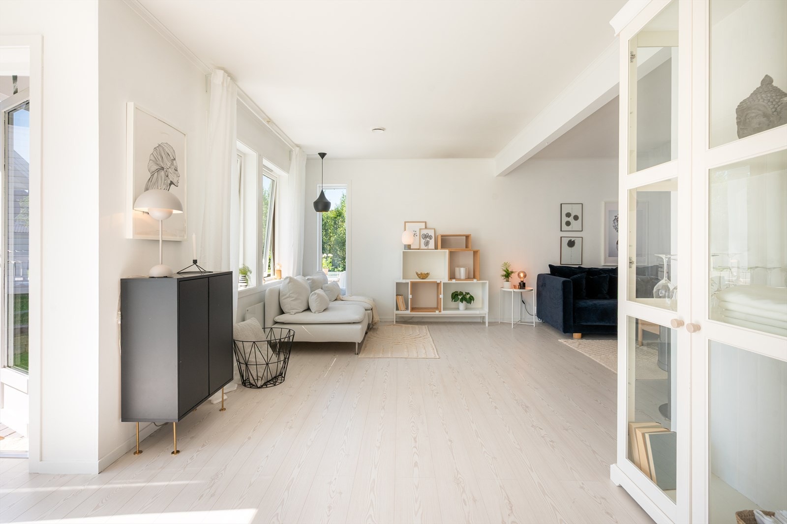 Her får man tidsrike fargevalg og moderne stil i hele boligen! Galleribilde