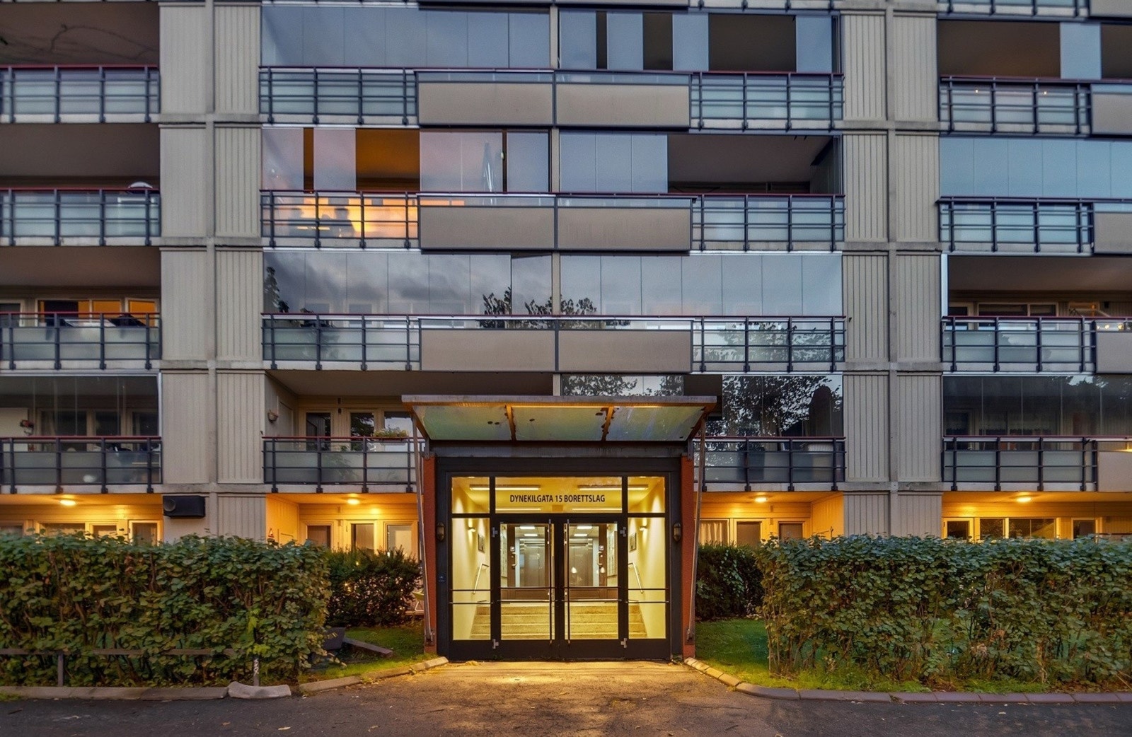 Inngangsparti - Heis til 7. etasje Galleribilde