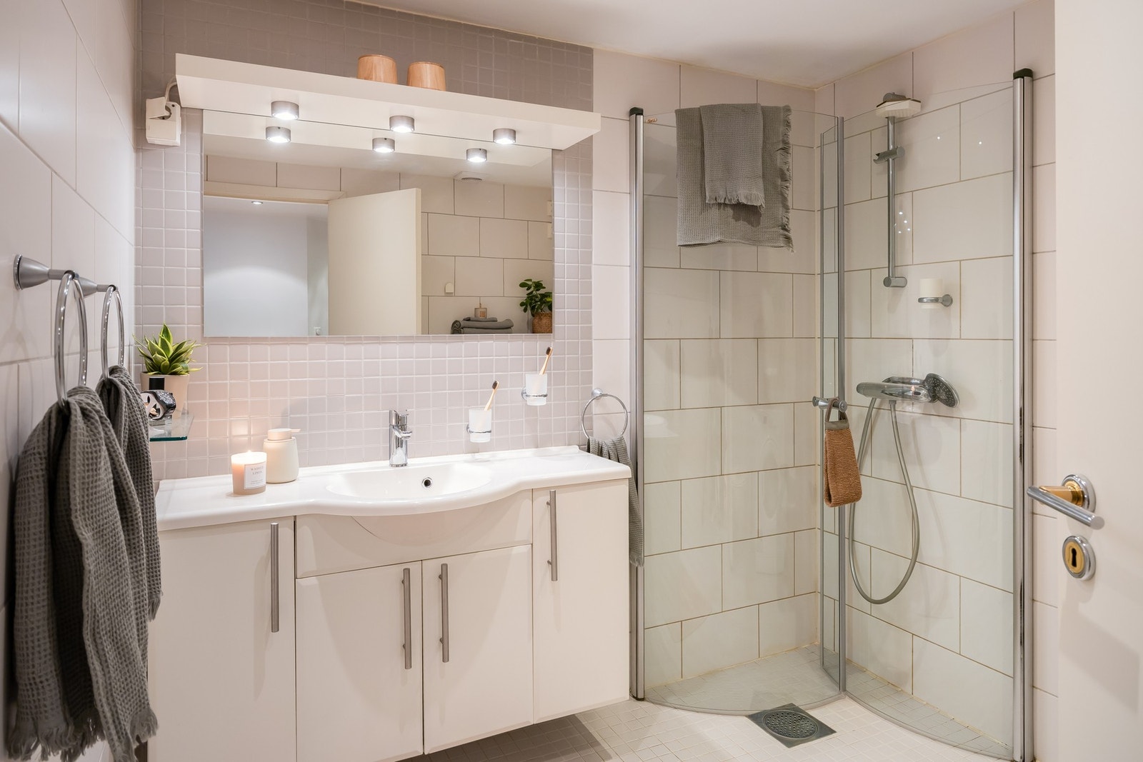 Stilrent bad på 5 kvm. Galleribilde