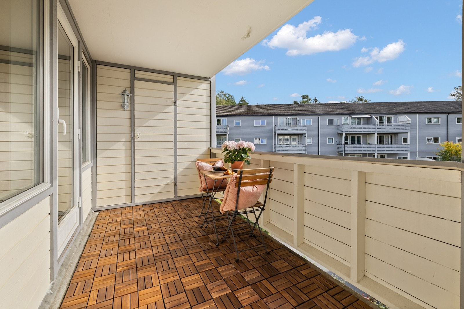 Svært praktisk bod på balkongen. Galleribilde