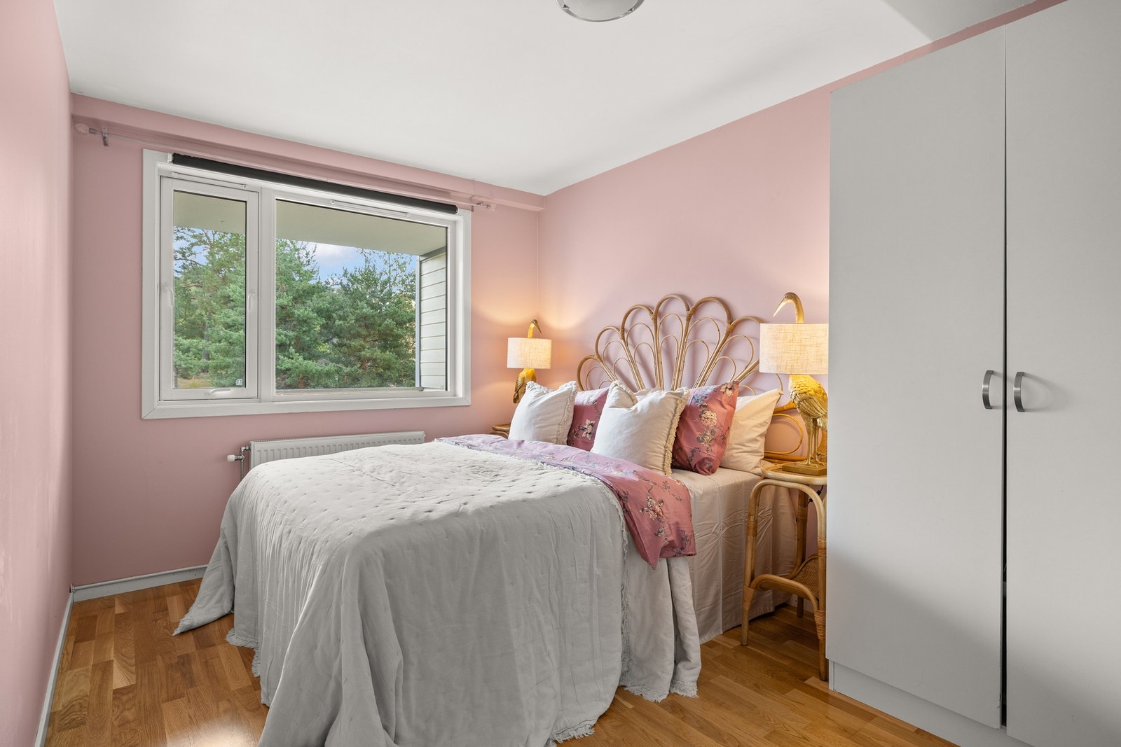 Meget romslig soverom av svært god størrelse. Galleribilde