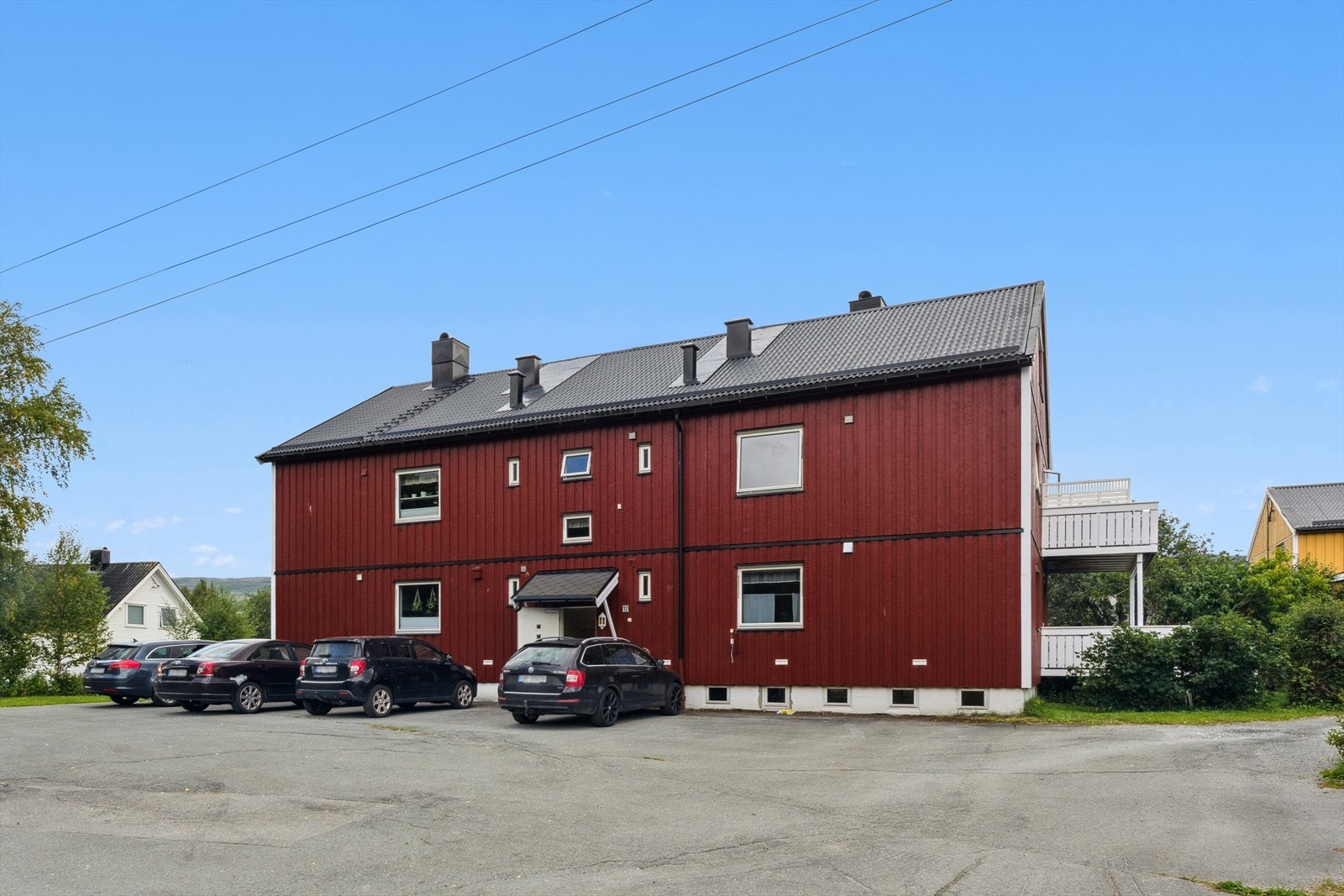 Parkering på oppstillingsplass rett utenfor. Galleribilde