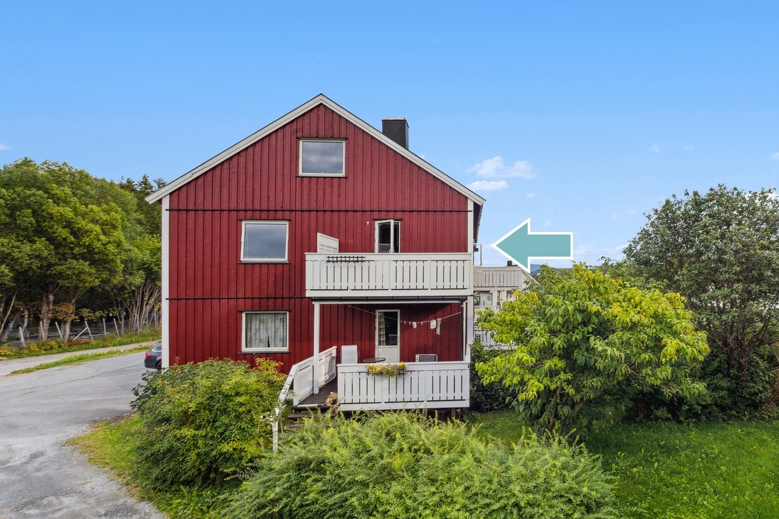 Leiligheten ligger fint til i byggets andre etasje. Galleribilde