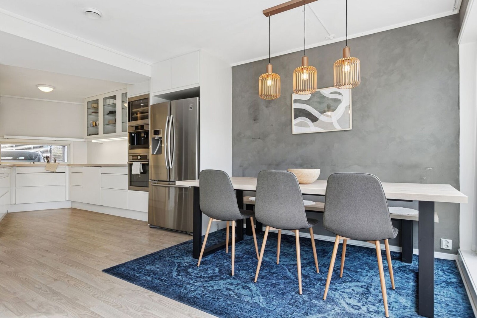 Ved kjøkkenet passer det utmerket å innrede med spisegruppe. Galleribilde