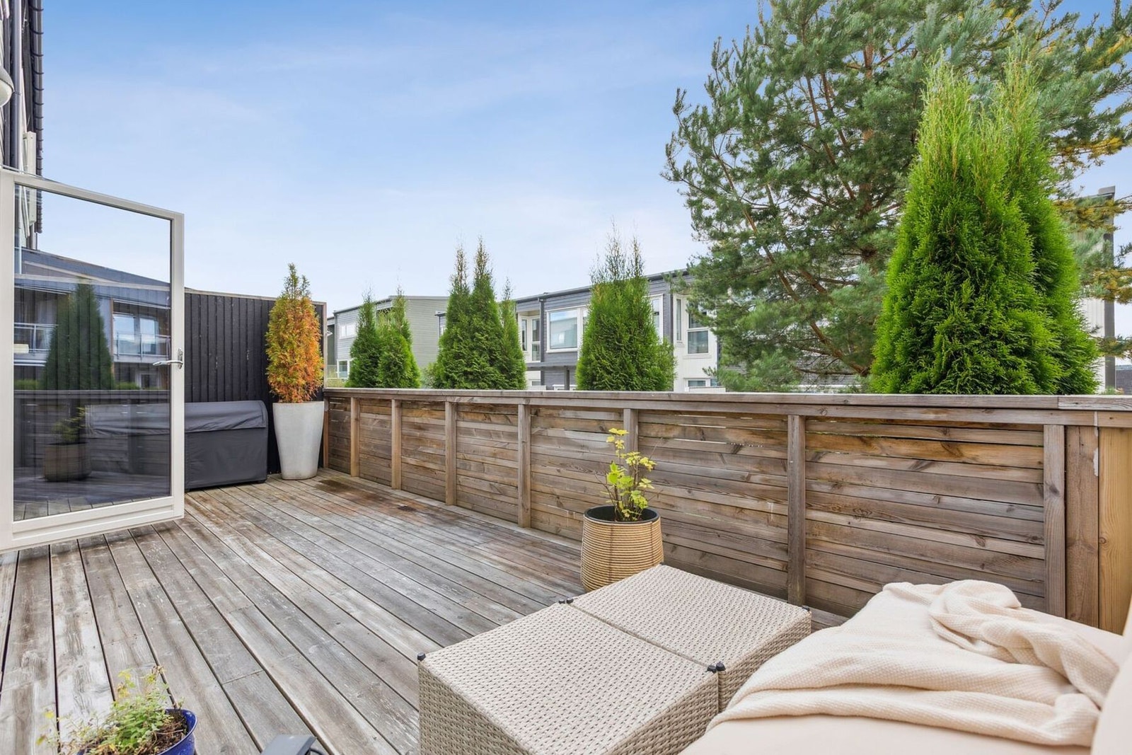 Man kan enkelt innrede terrassen i flere soner. Galleribilde