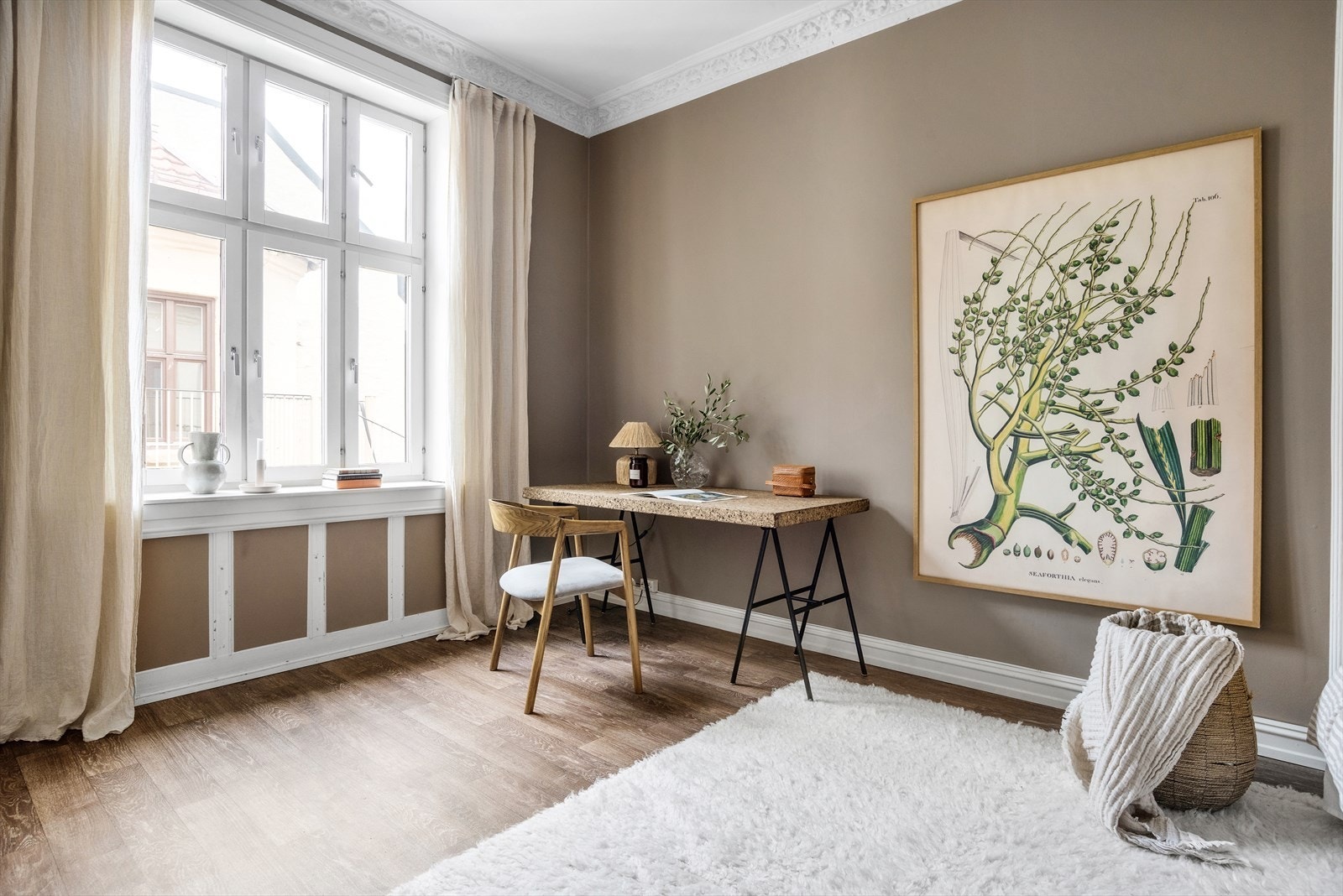 Dette rommet vender inn mot rolig bakgård. Galleribilde