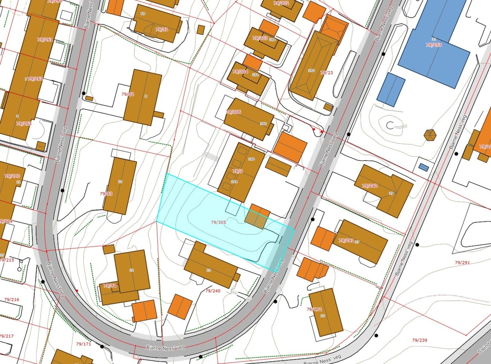 Til opplysning er garasjen på tomten revet og flyttet. Galleribilde