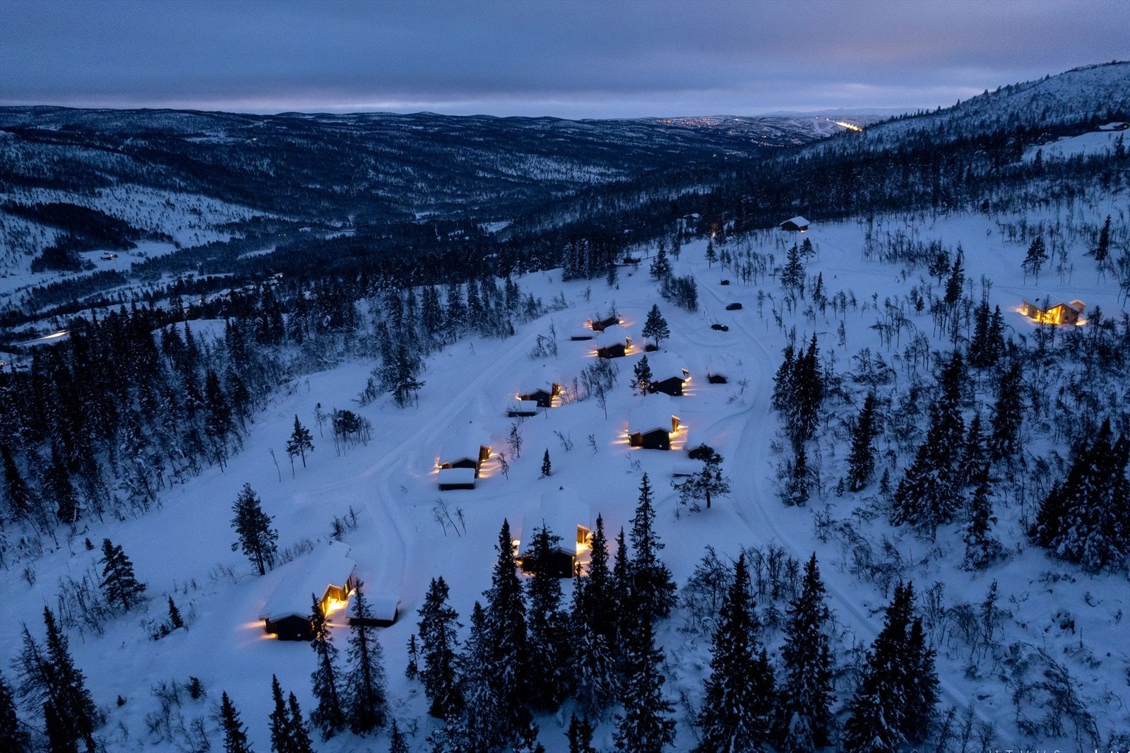 En kort kjøretur på ca 10 min ligger Geilo sentrum med alle sine fasiliteter Galleribilde