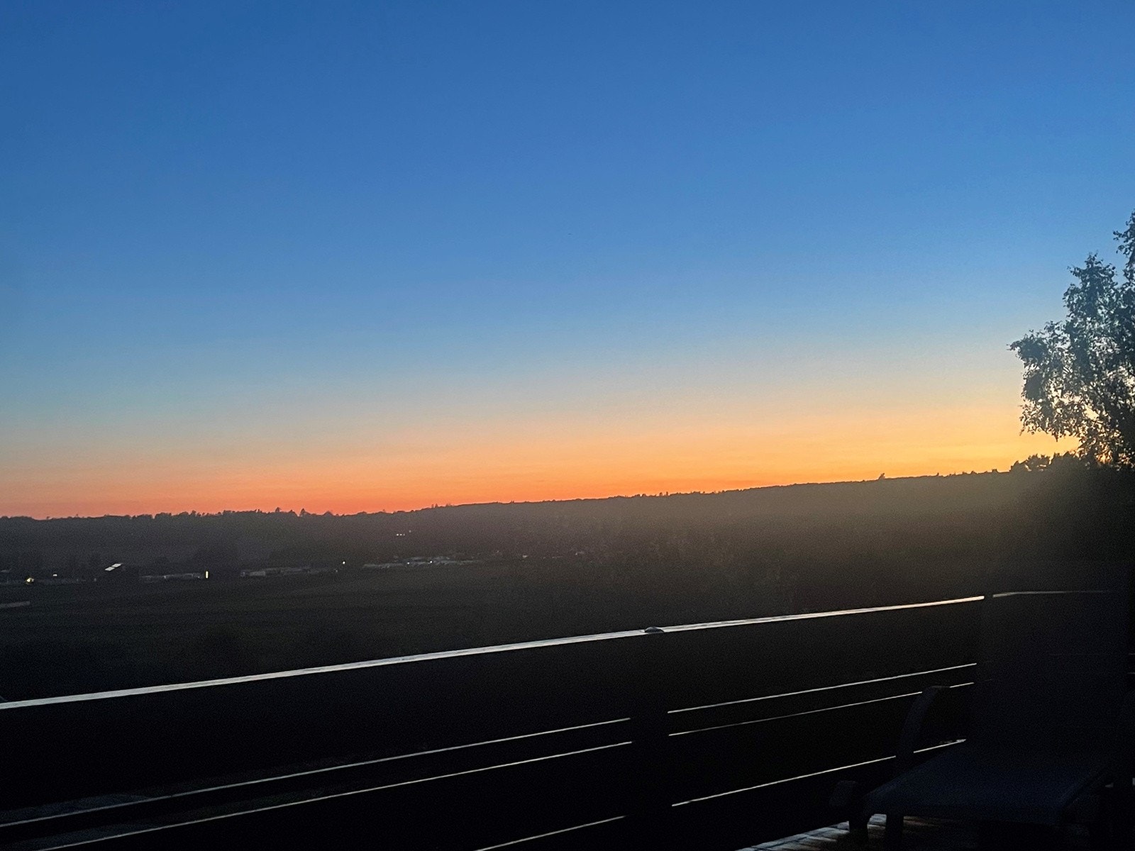 Bilde tatt av eier med vakker solnedgang. Galleribilde