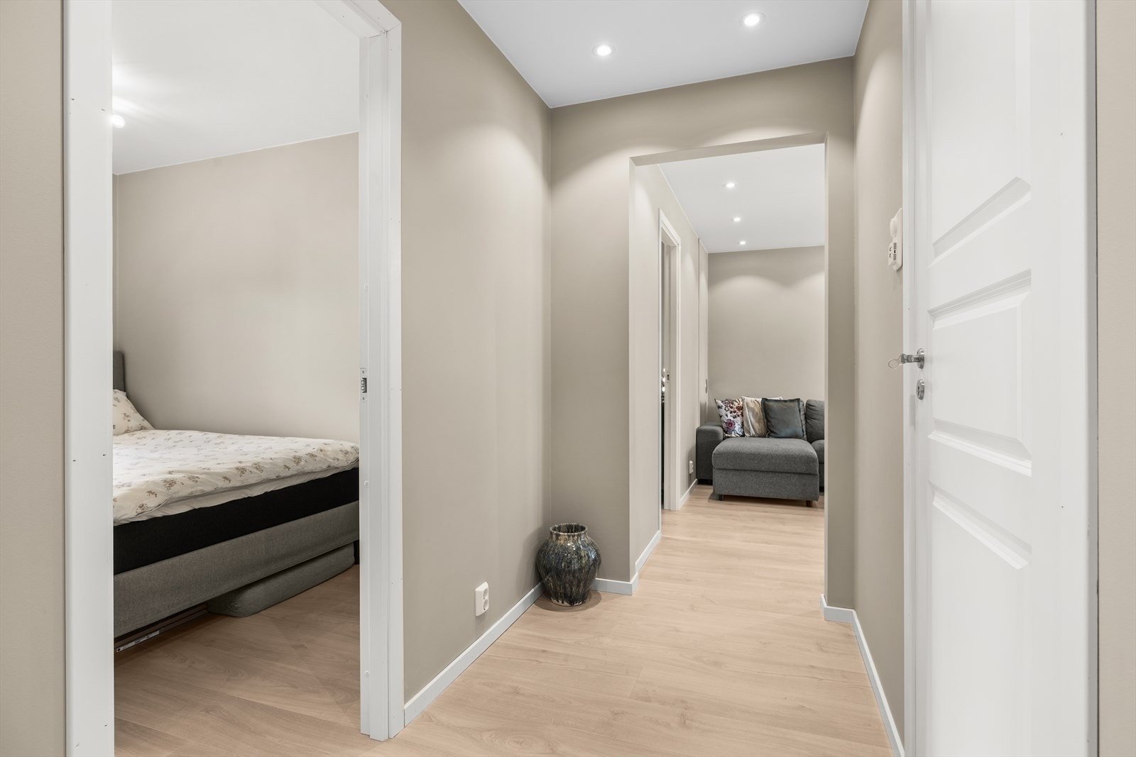 Leiligheten ble ved oppussing i 2204 oppgradert med nytt elektrisk anlegg. Det elektriske anlegget har fått TG 1. Galleribilde