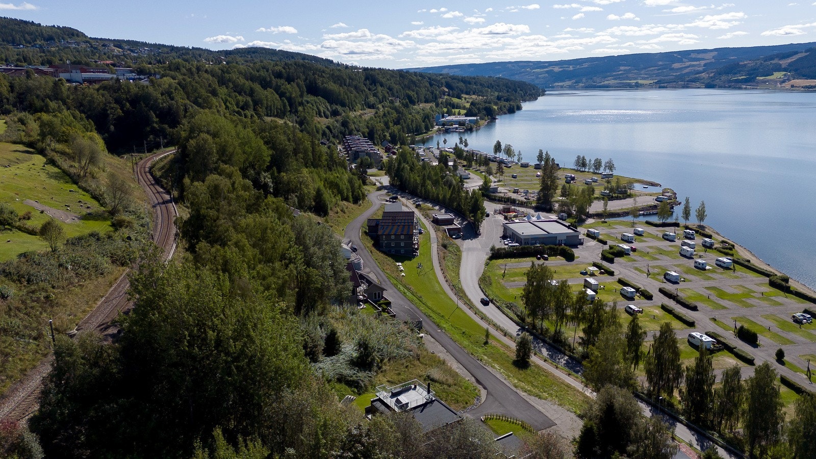 Lillehammer Camping ligger like nedenfor tomten. Galleribilde