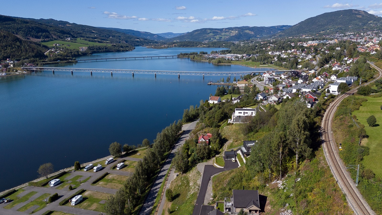 Det er kort kjørevei til Hafjell, Kvitfjell og Sjusjøen - Lillehammer er et eldorado for vinteridrett og friluftsliv. Galleribilde