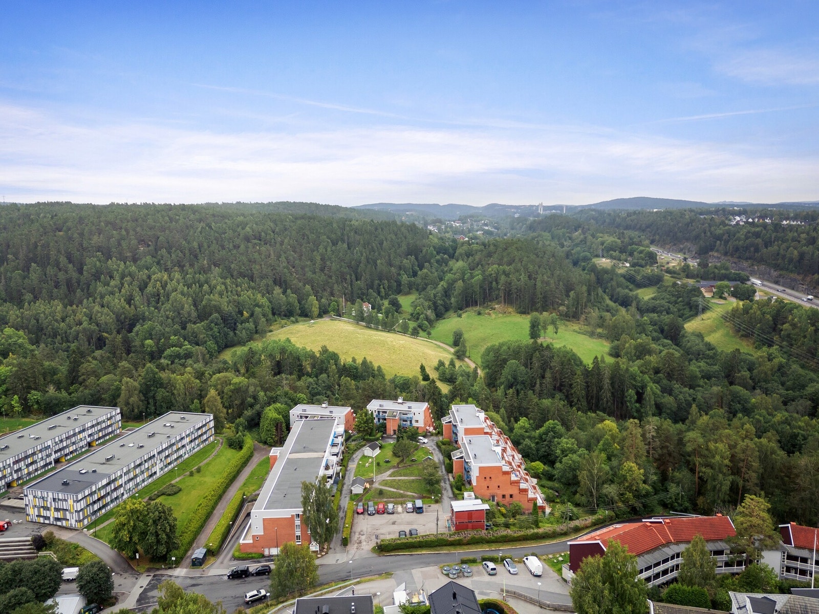 For naturopplevelser er vakre Østmarka lett tilgjengelig med flotte badeplasser og turmuligheter hele året. Galleribilde