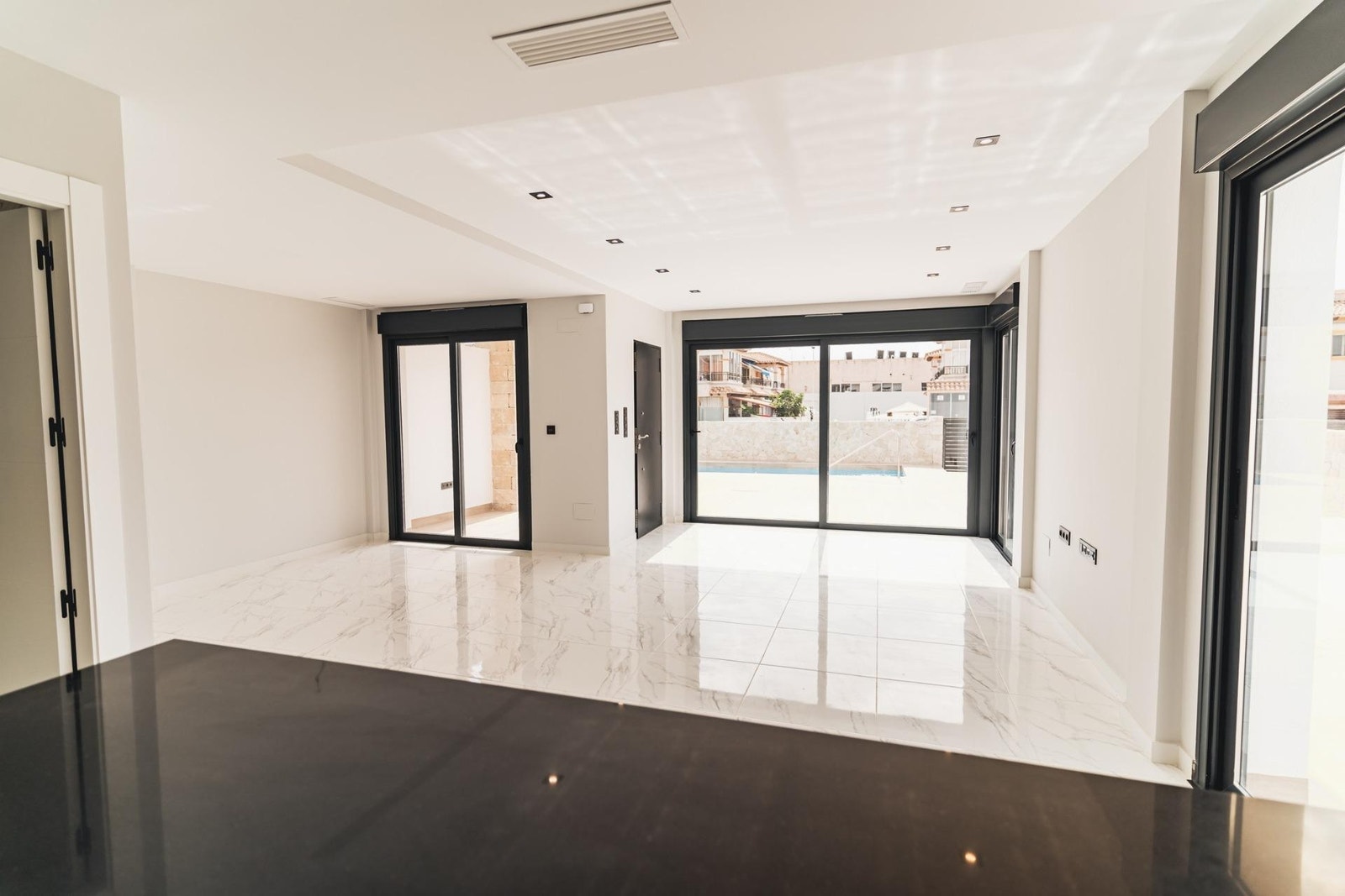 Spaniamegler1 har eget advokatkontor som sikrer kjøpsprosessen Galleribilde