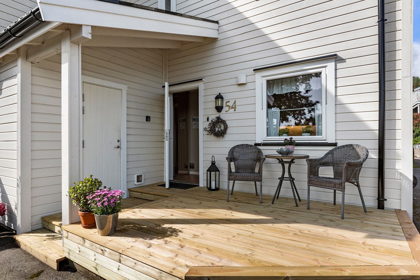 Helt ny platting ved inngangen Galleribilde