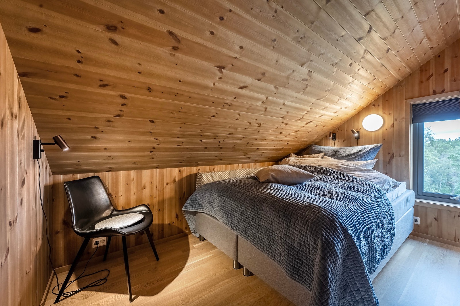 Du finner også 2 ekstra soverom her oppe. Galleribilde