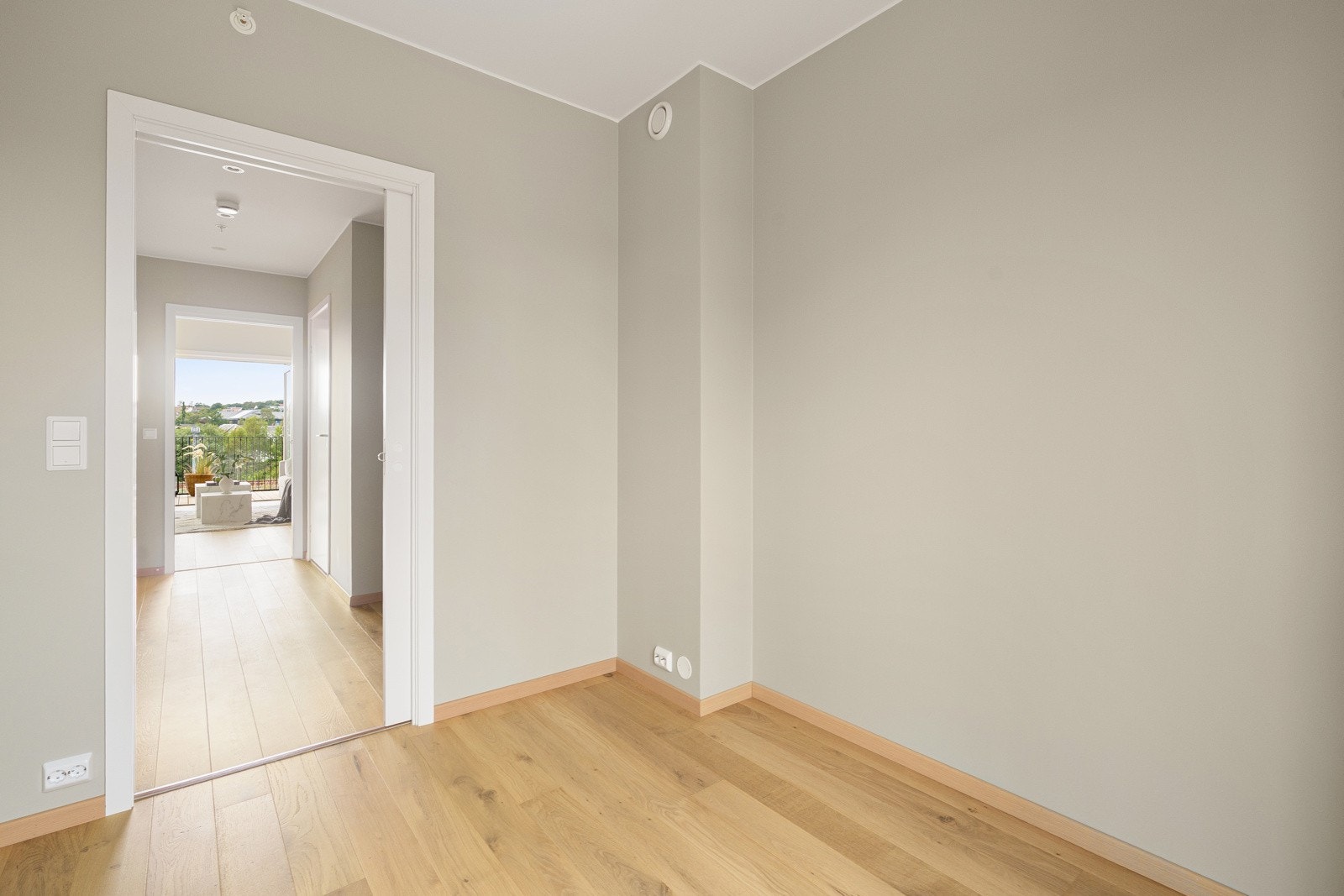 De tre soverommene ligger i en rekke på den ene siden av boligen. Galleribilde