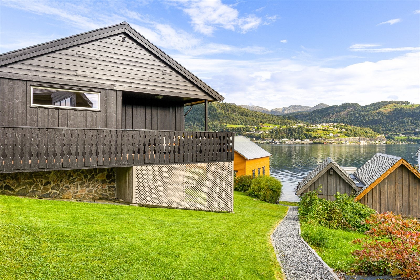 - Her kan du nyte solen dagen lang i hyggelige omgivelser - Galleribilde