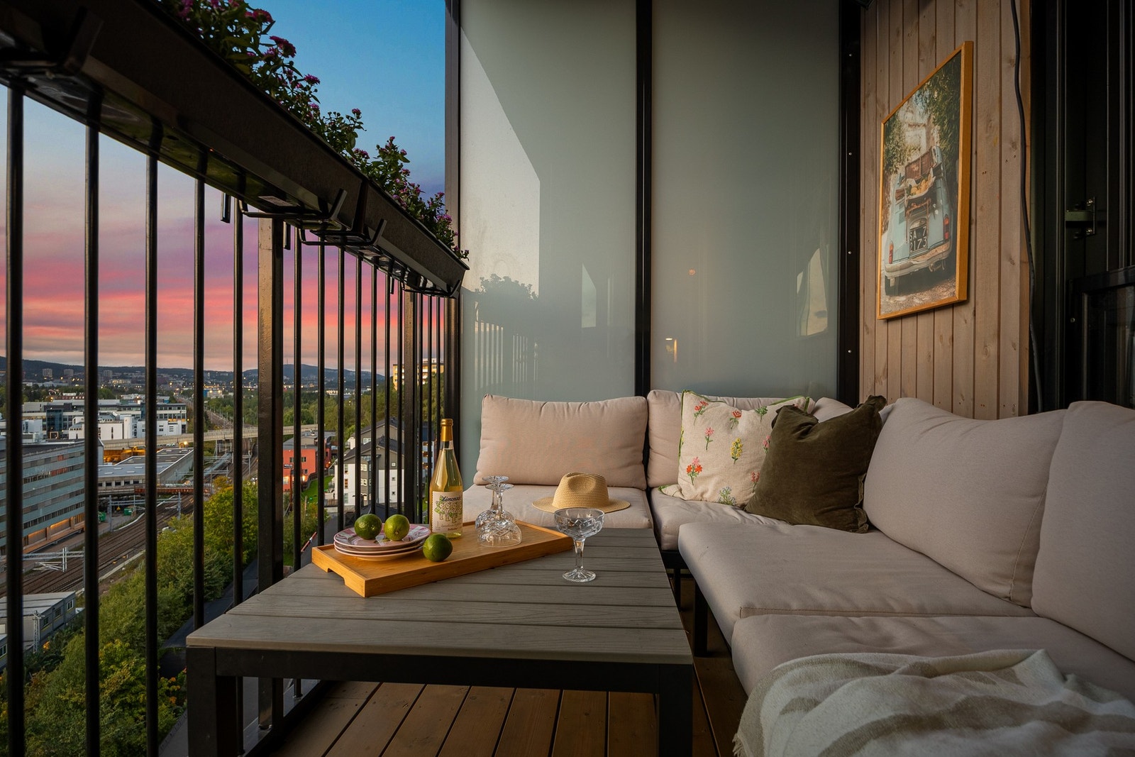 Her får du tilbud som treningsrom, sauna, hobbyrom, sykkel- og billeie, lounge, selskapslokale, verksted og mye, mye mer! Galleribilde