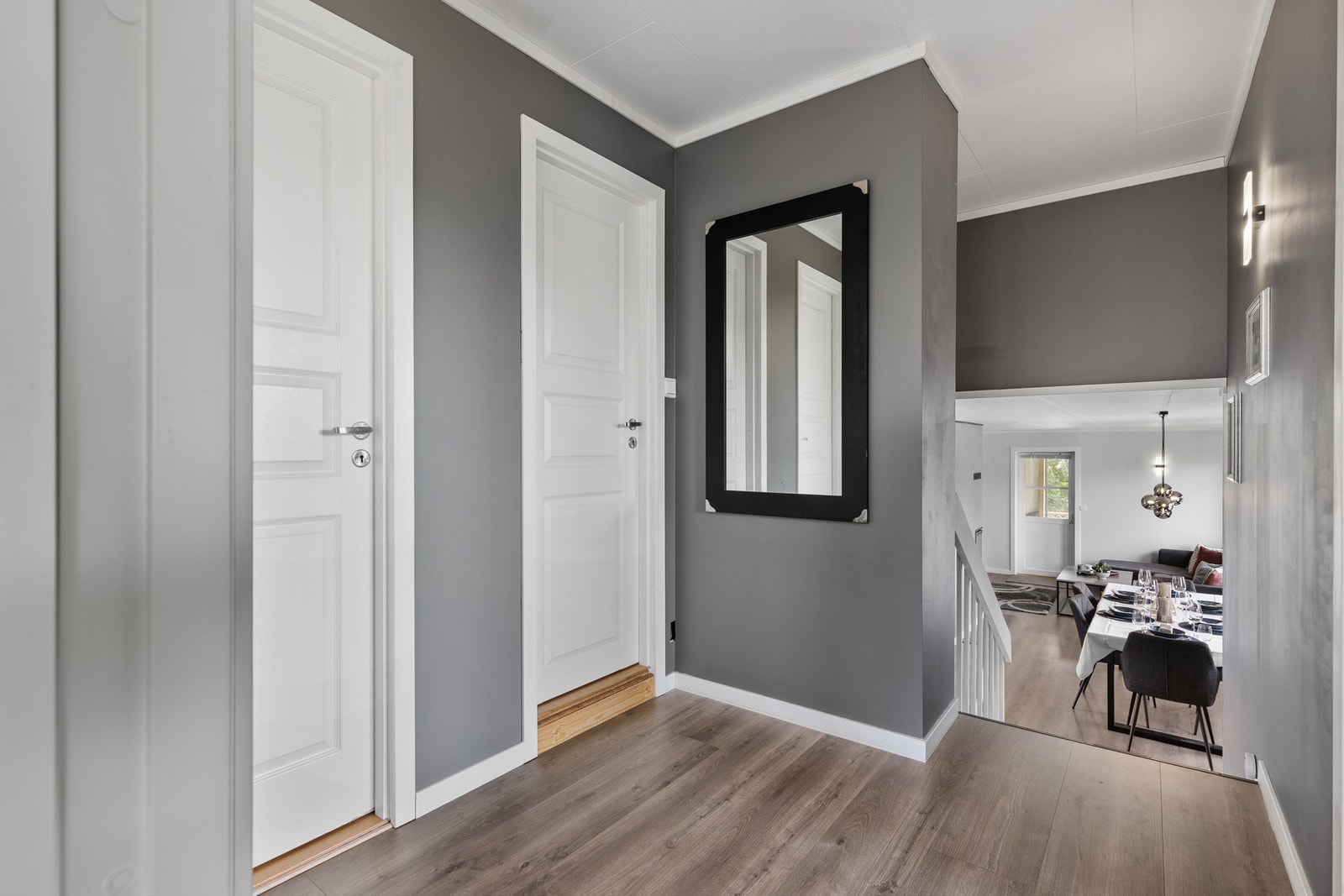 Fra gang ved soverom mot stue Galleribilde