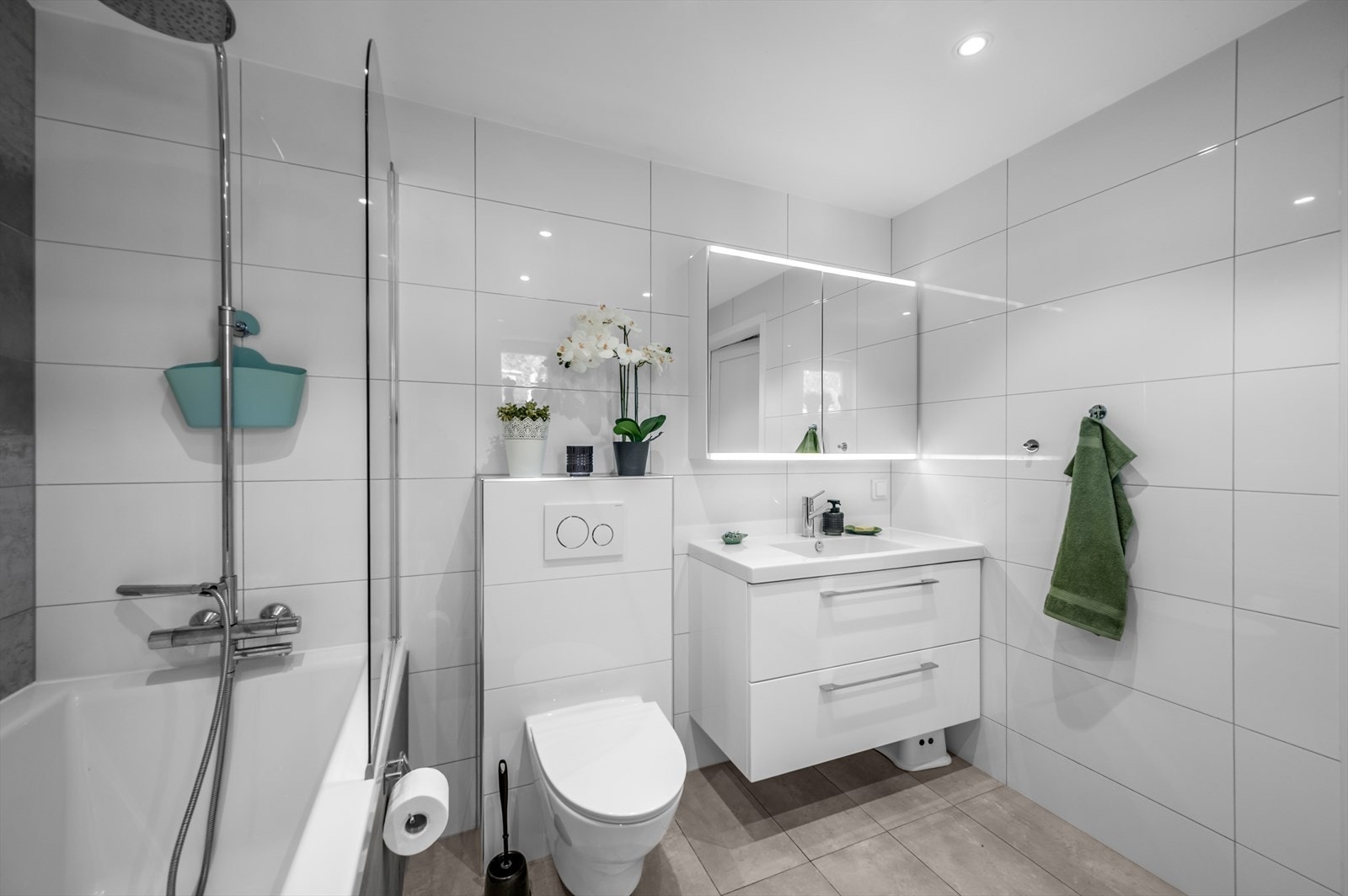 Badet ble oppgradert i 2016. Badekar er perfekt for barnefamilier! Galleribilde