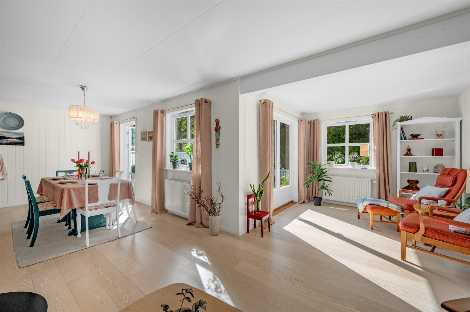 Meget koselig og møbleringsvennlig stue med muligheter for å innrede slik man ønsker. Galleribilde