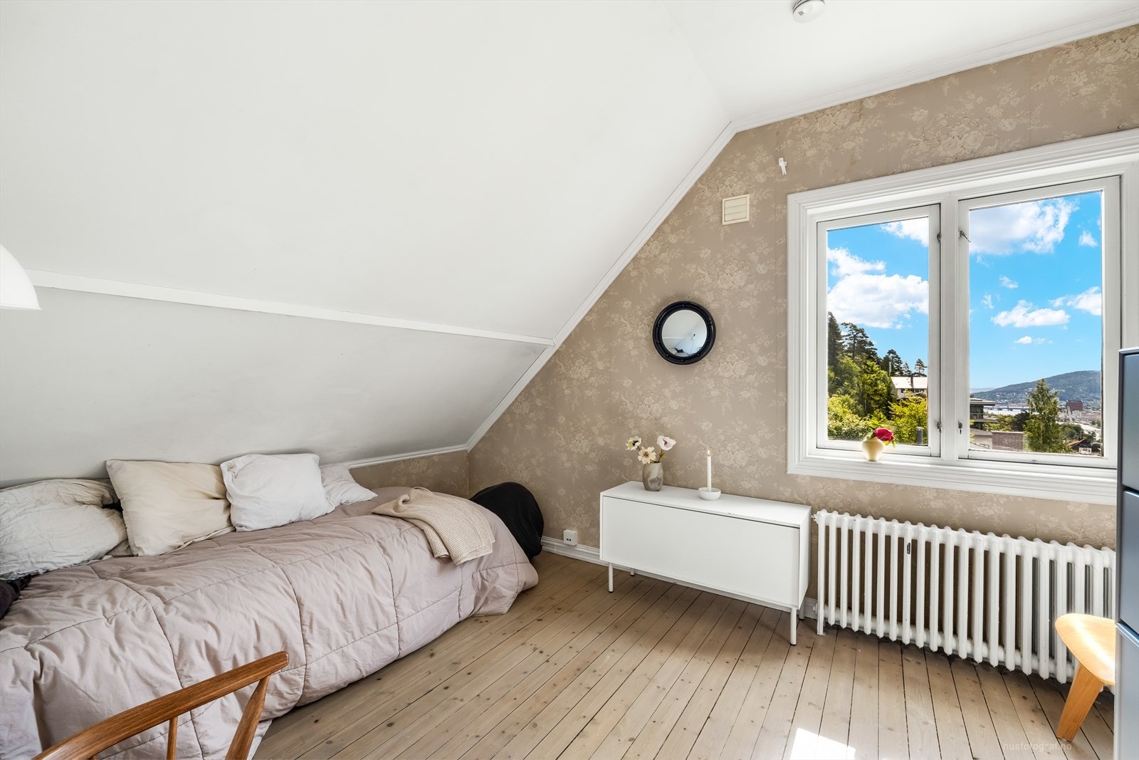 Lyst og trivelig soverom nummer 2. Galleribilde