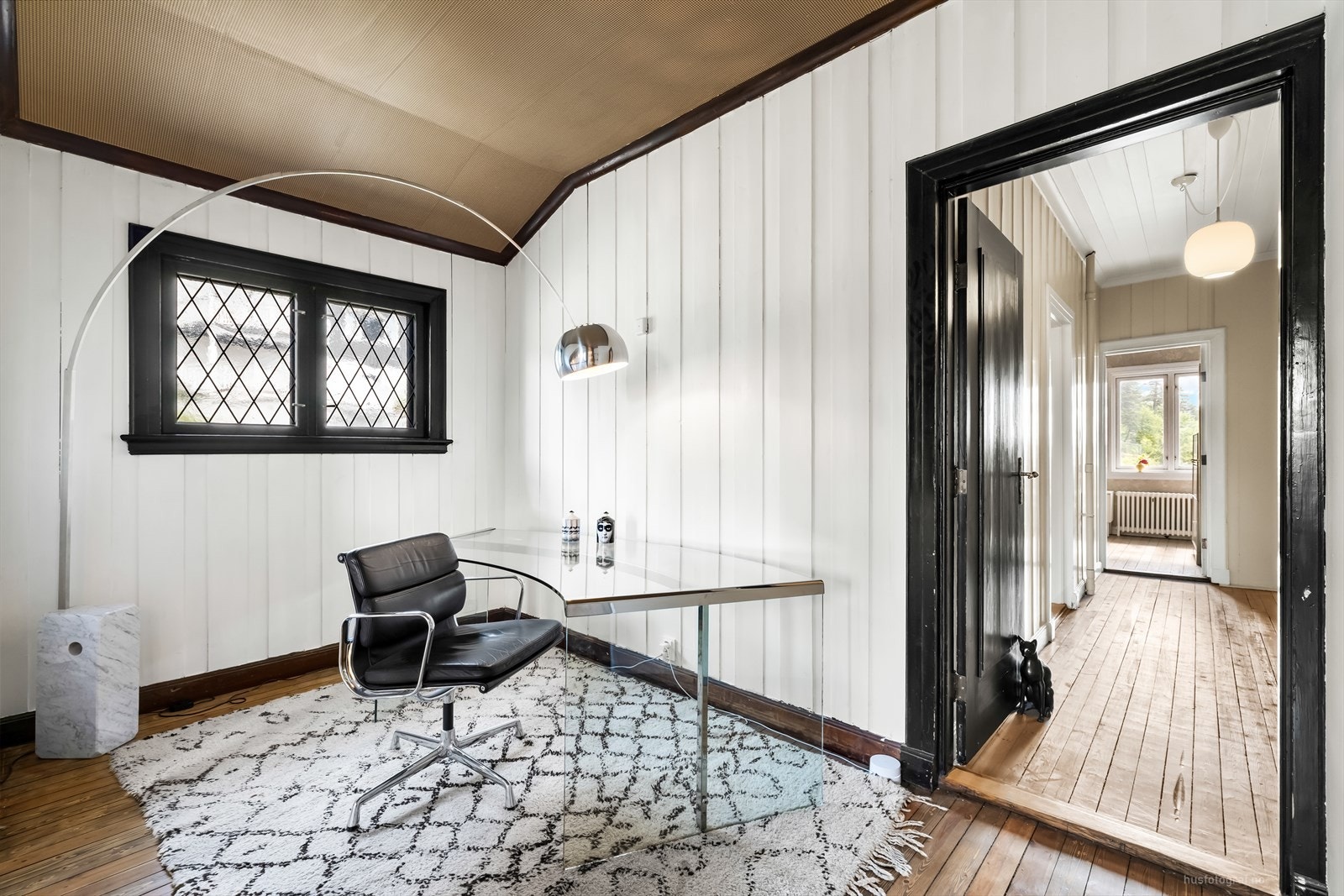 I trappegangen er det god plass for å kunne etablere hjemmekontor, en lesekrok eller lekerom for de minste. Galleribilde