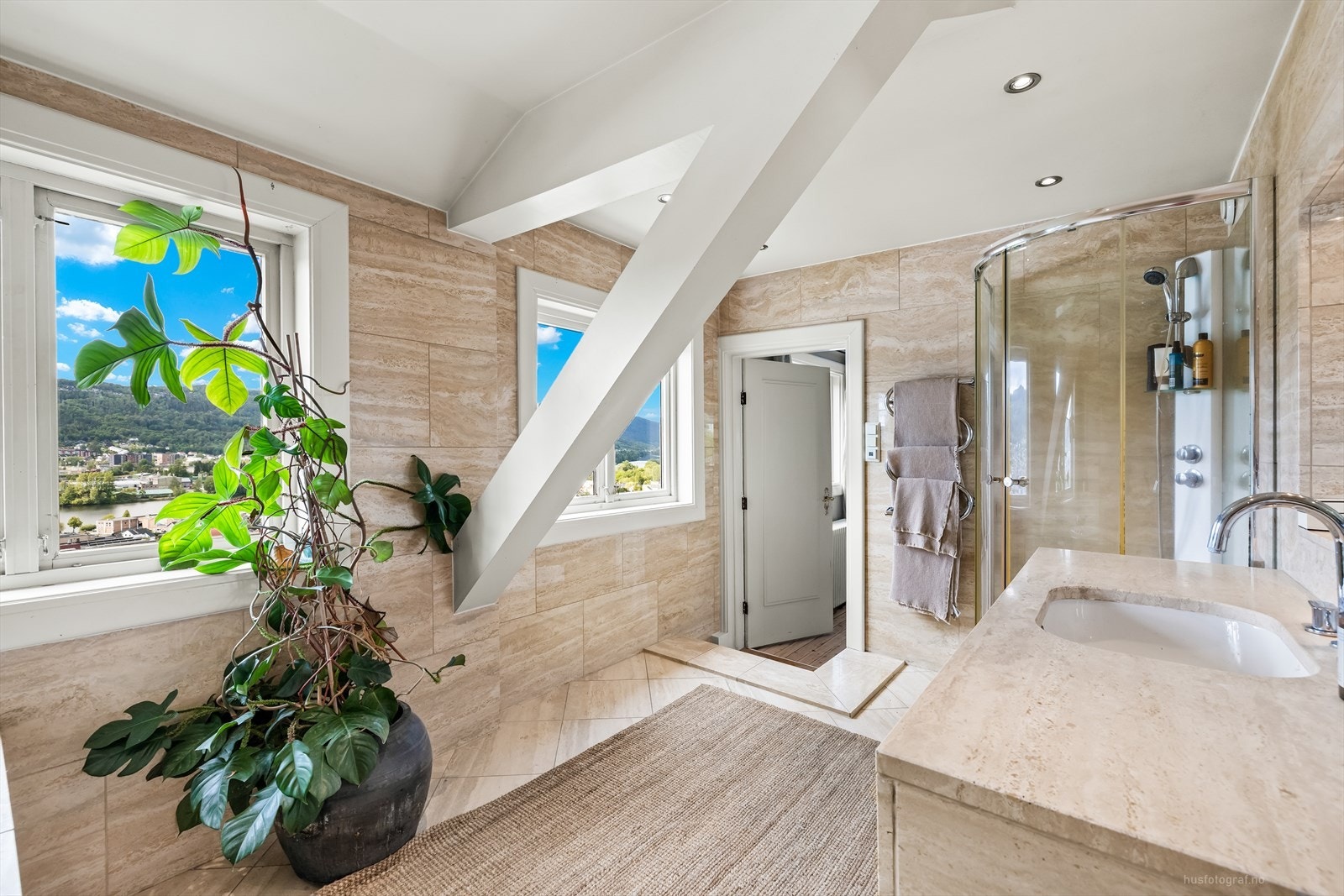 Et rom med høy standard og gjennomført eleganse. Galleribilde