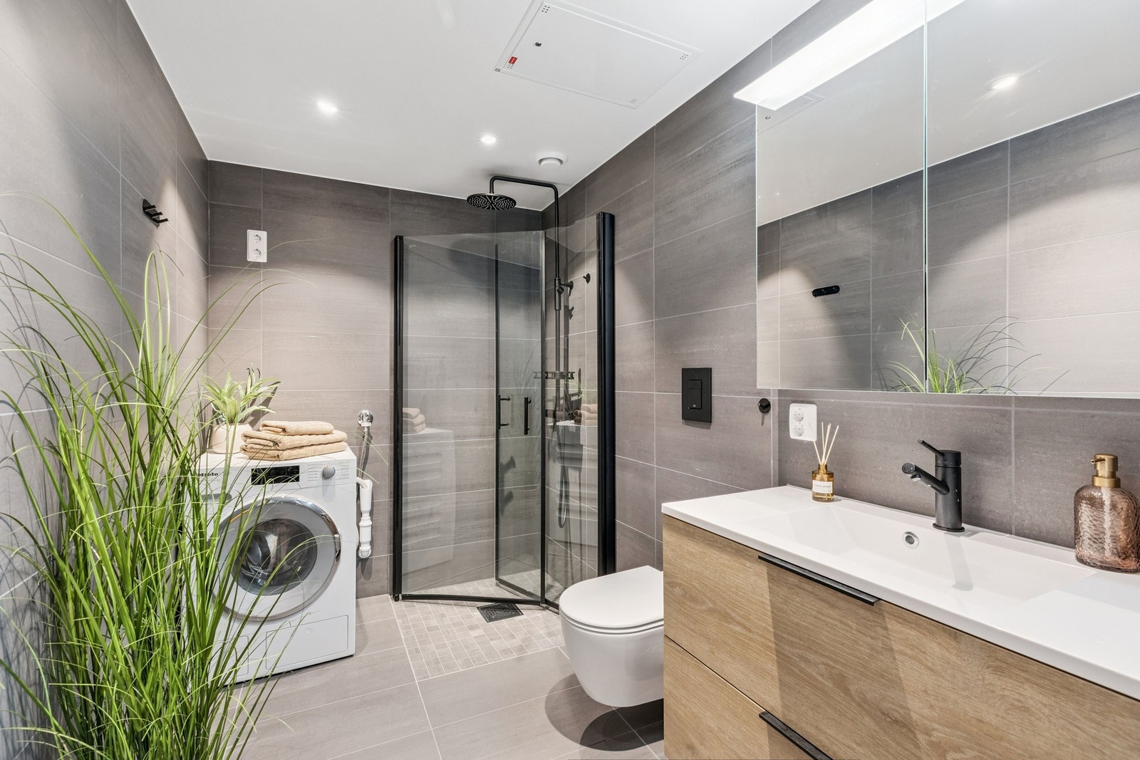 Moderne delikat bad. 4,9 kvm. Galleribilde