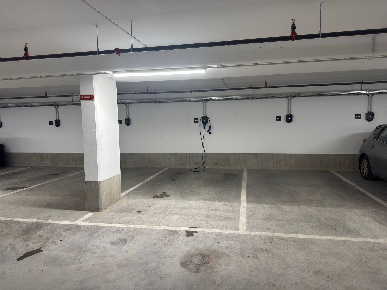 Garasje (oppvarmet) med god plass, og heis opp til 5 etg. Galleribilde