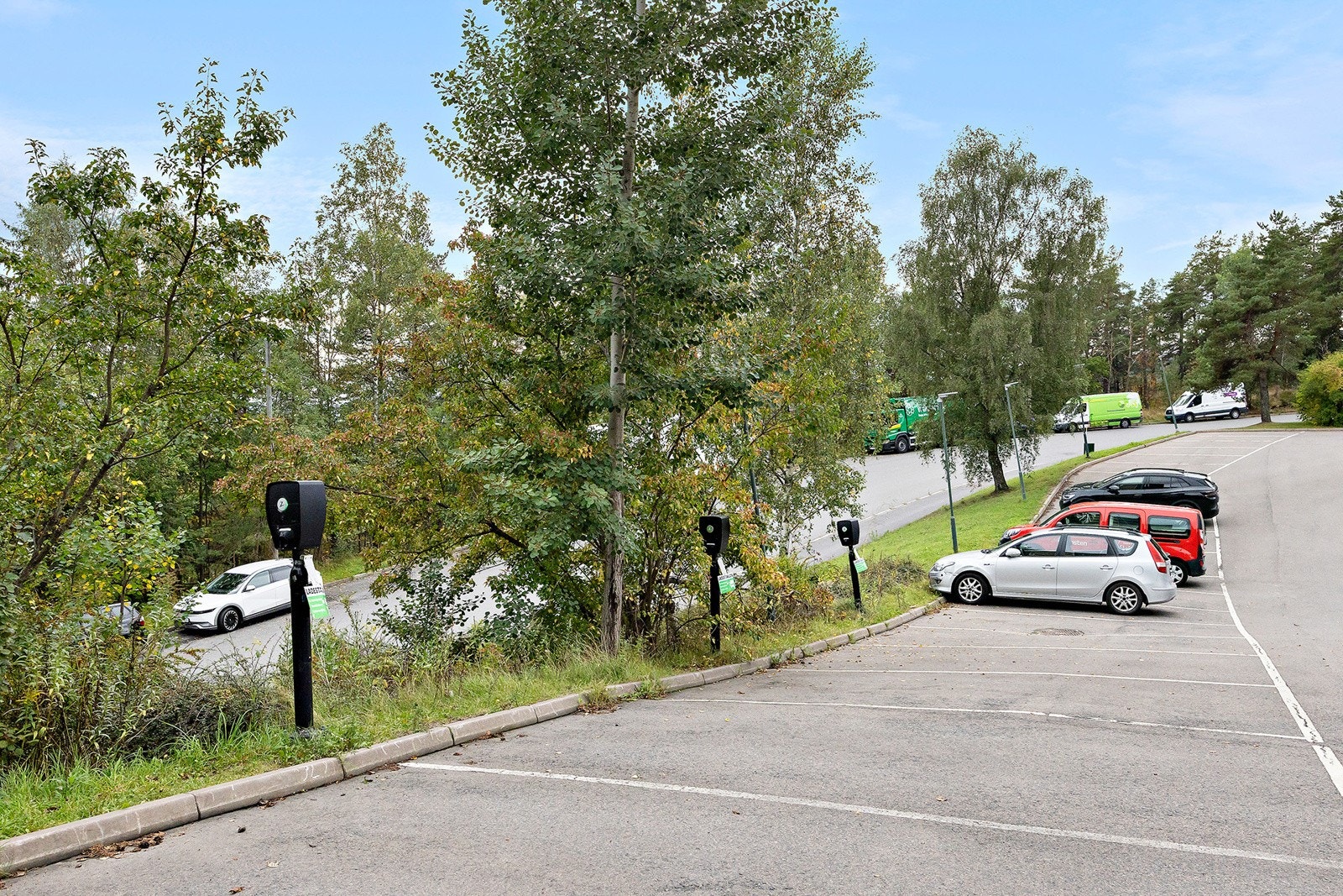 Felles ladeplass for elbiler i borettslaget Galleribilde