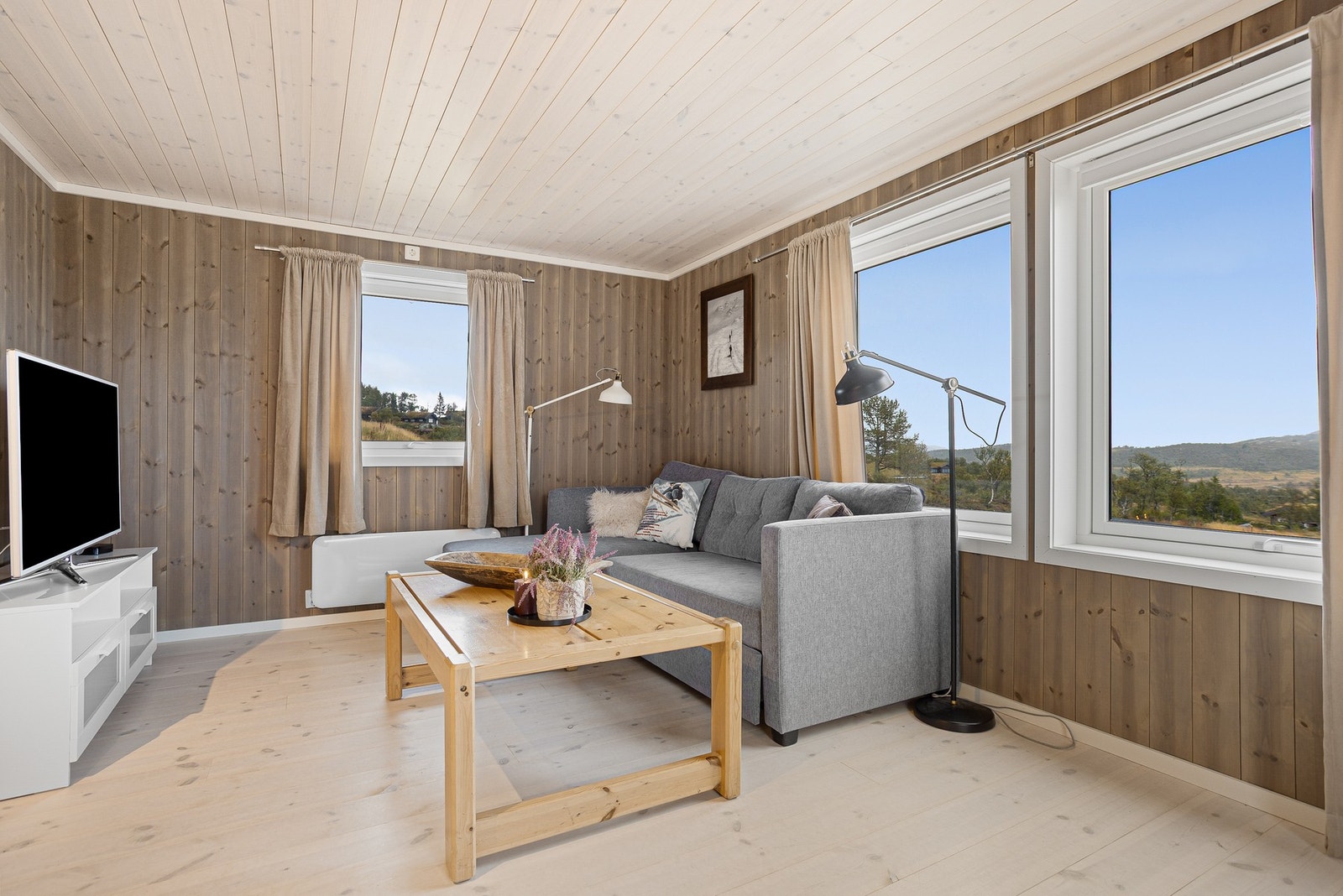 En perfekt plass å trekke seg tilbake til etter en lang dag, eller som en stue til familiens barn og ungdommer Galleribilde