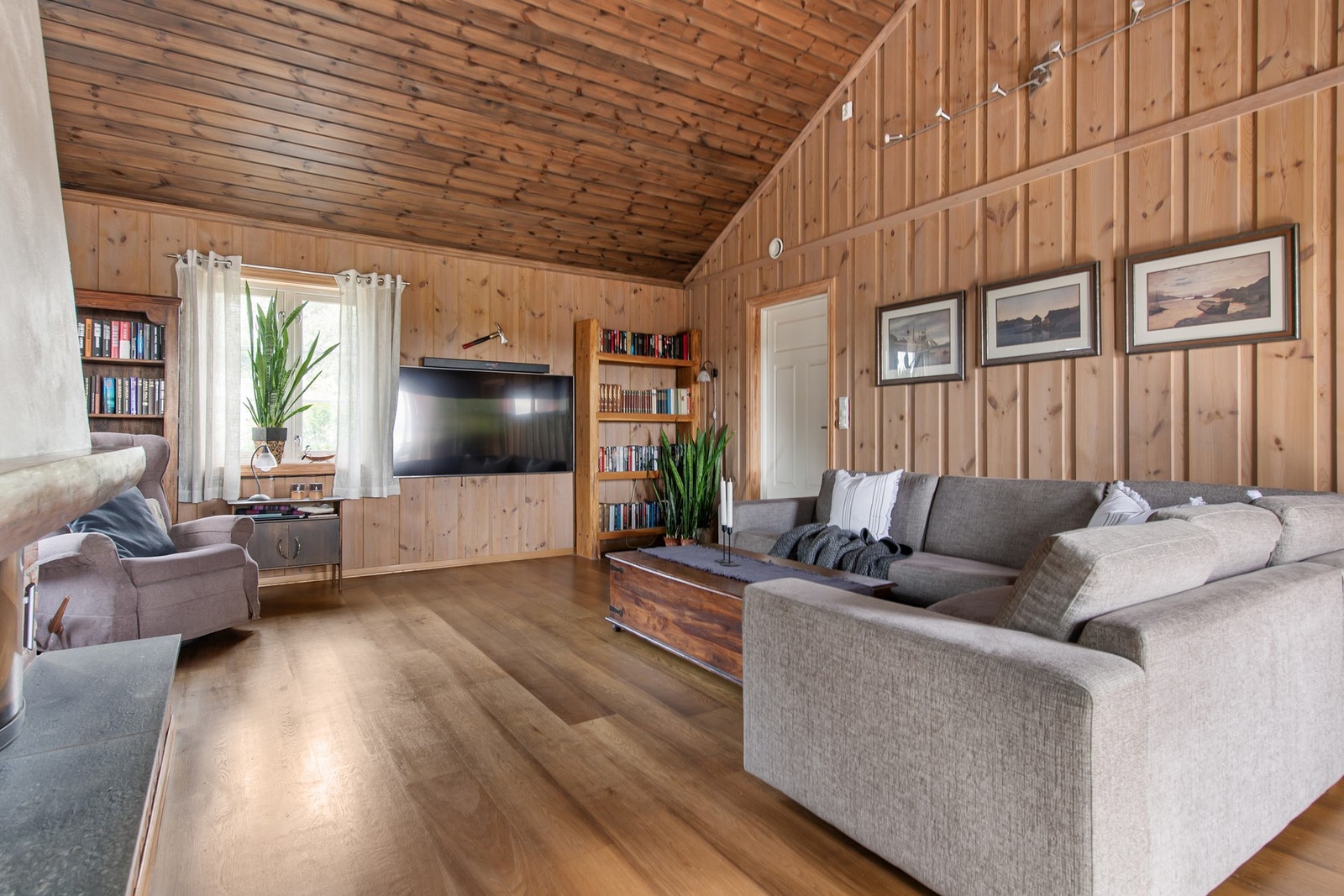 Stor stue med fine detaljer. Galleribilde