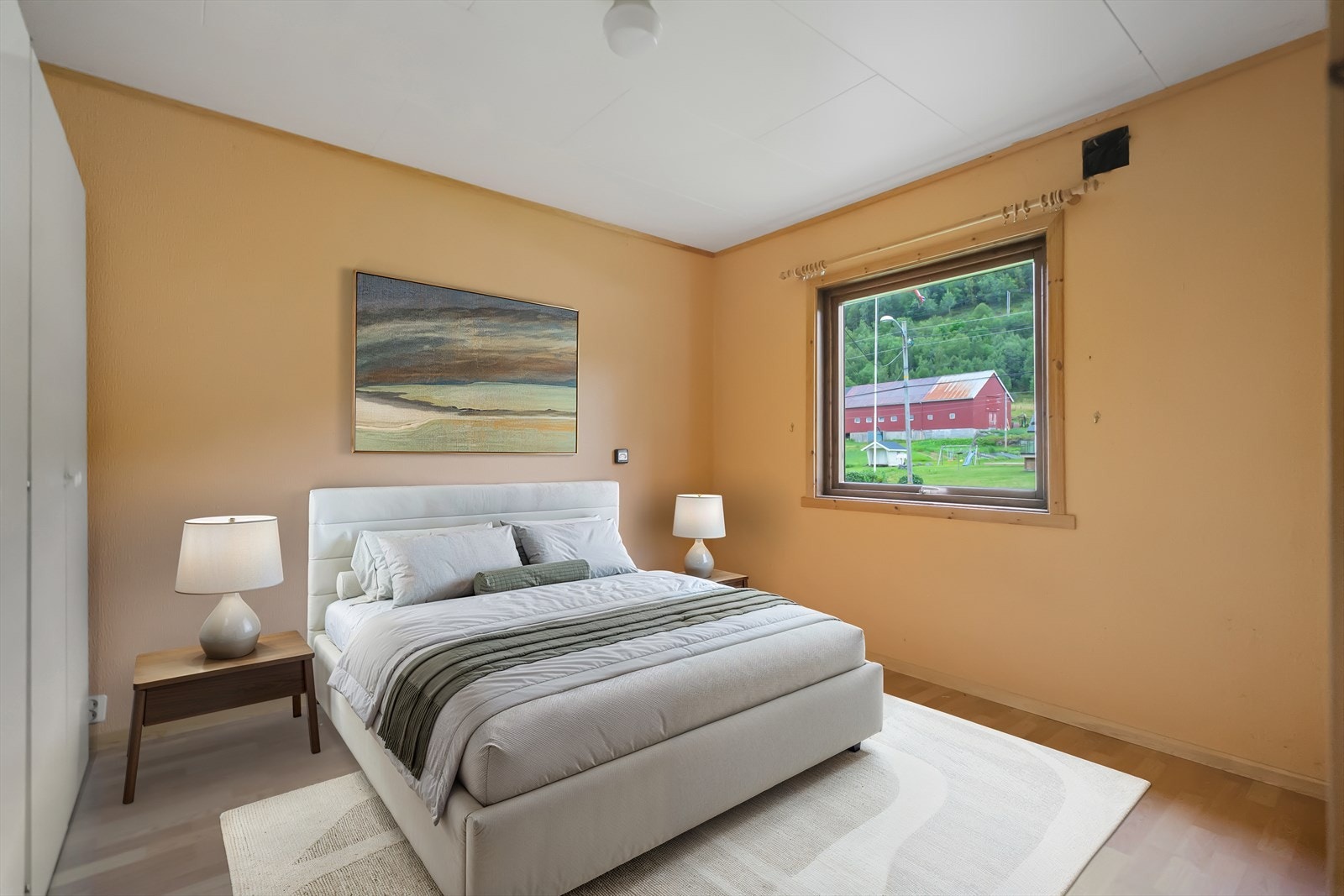 Soverom 1 - romslig soverom med god plass til både seng og garderobeløsning (digital møblering) Galleribilde