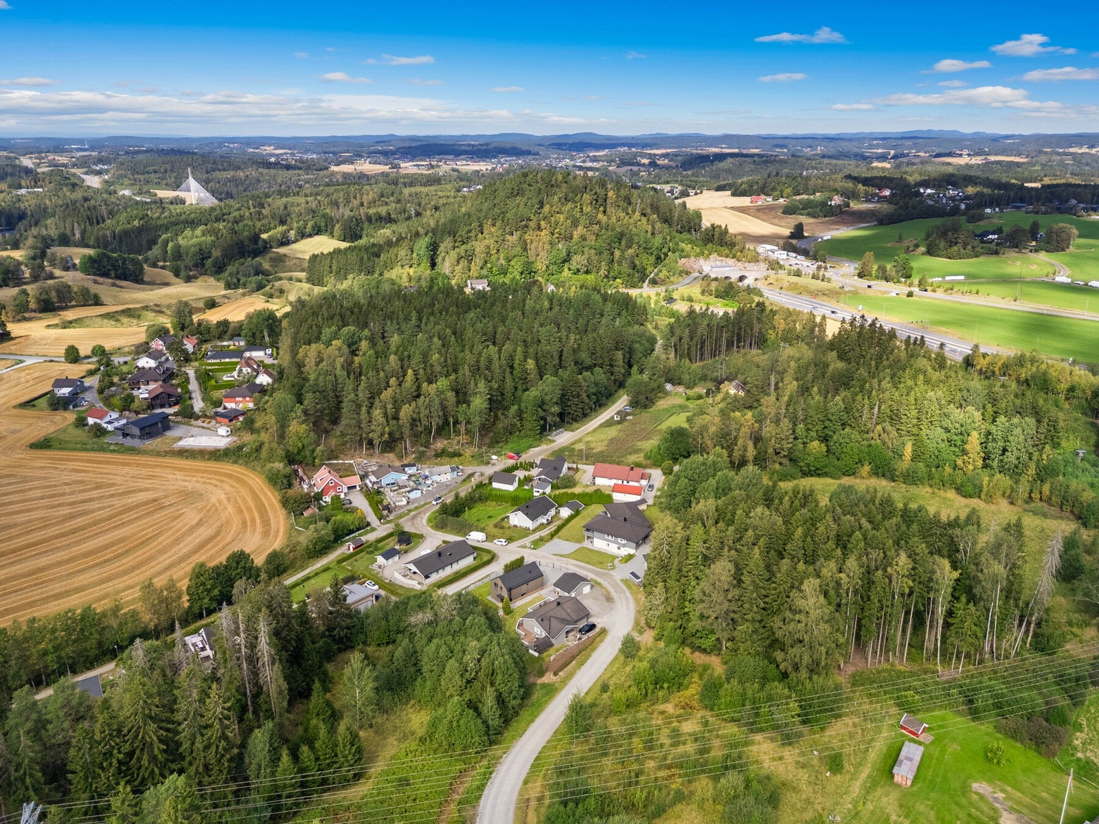 For pendleren i familien er det kun 3 minutter til påkjøringen til E6. Galleribilde